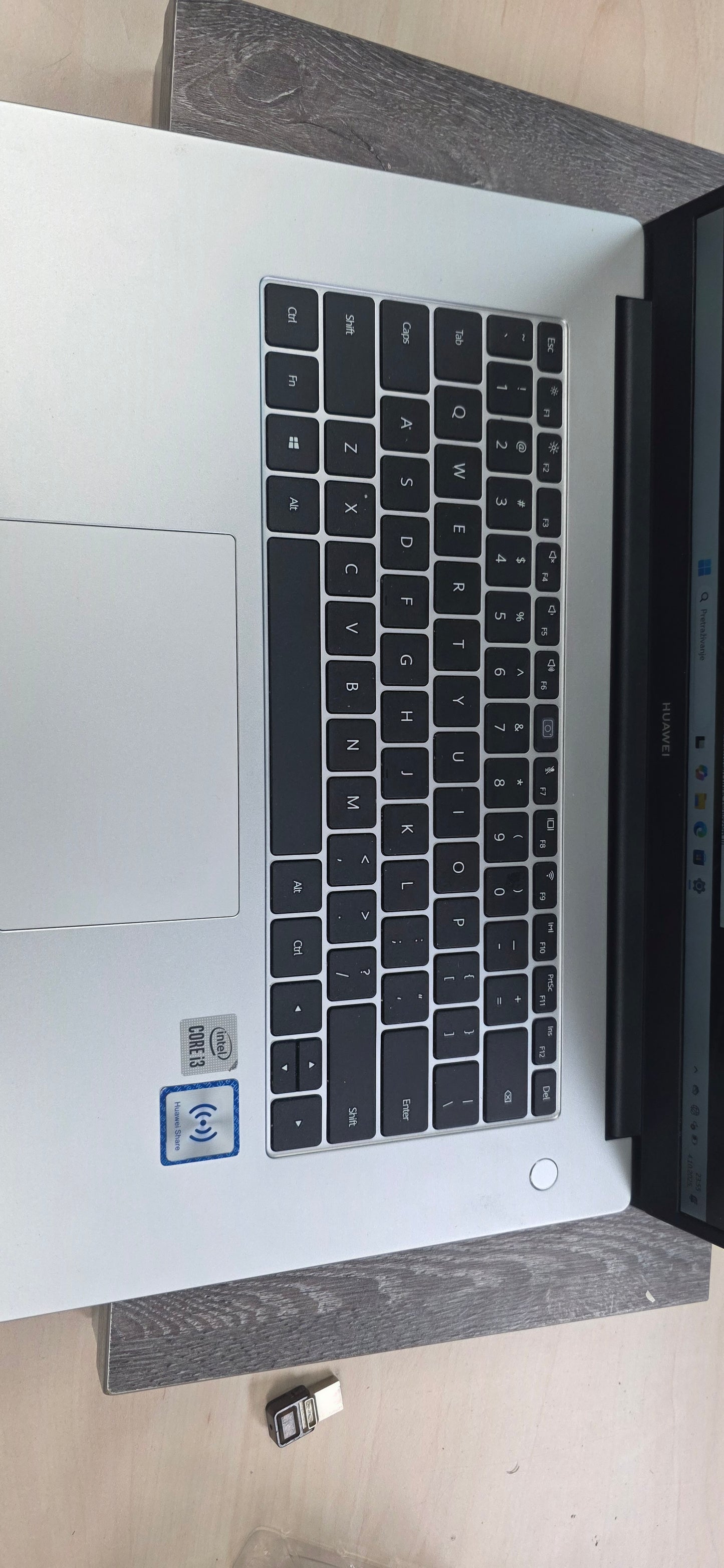 Huawei MateBook D15 (BOHB-WAX9): i3-10110U, 8GB RAM, 240GB SSD, 15.6" FHD Ekran, 12 mj. jamstvo