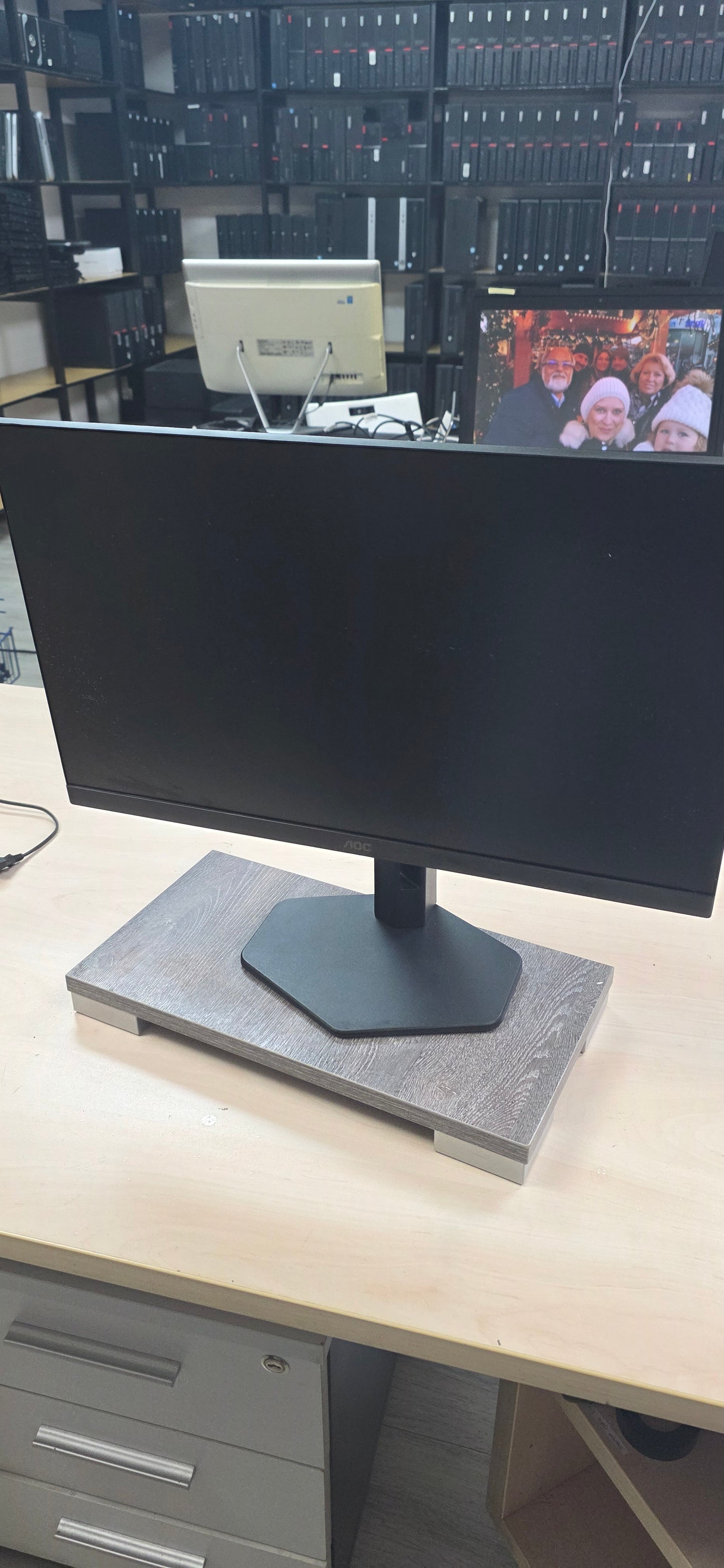 AOC 24G4X Gaming Monitor: 23.8" IPS, 180Hz, 1ms, G-Sync kompatibilan, 12 mj. jamstvo