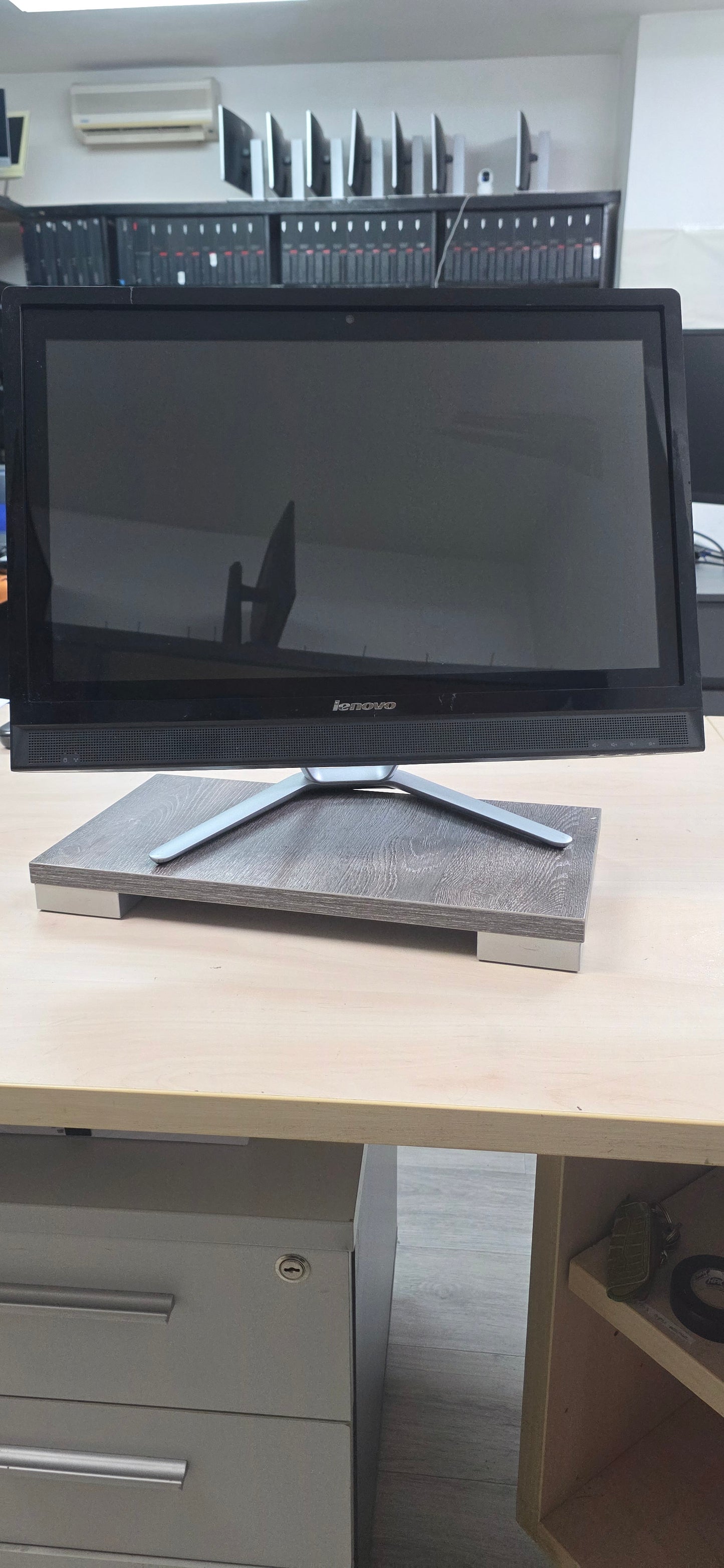 Lenovo IdeaCentre C470 All-in-One: i3-4010U, Touchscreen 21", 4GB RAM, 240GB SSD, Win 11, 12 mj. jamstvo