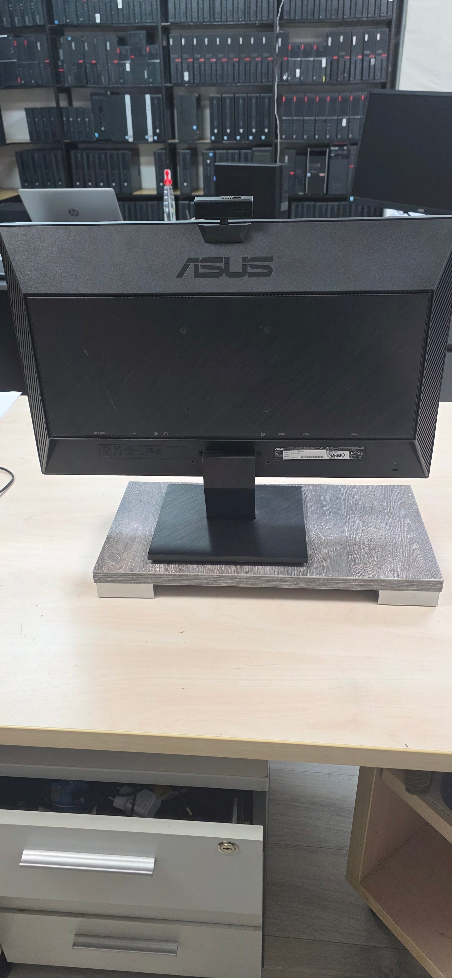 ASUS BE24EQK Monitor: 23.8" IPS Full HD, Ugrađena 2MP web kamera, 12 mj. jamstvo