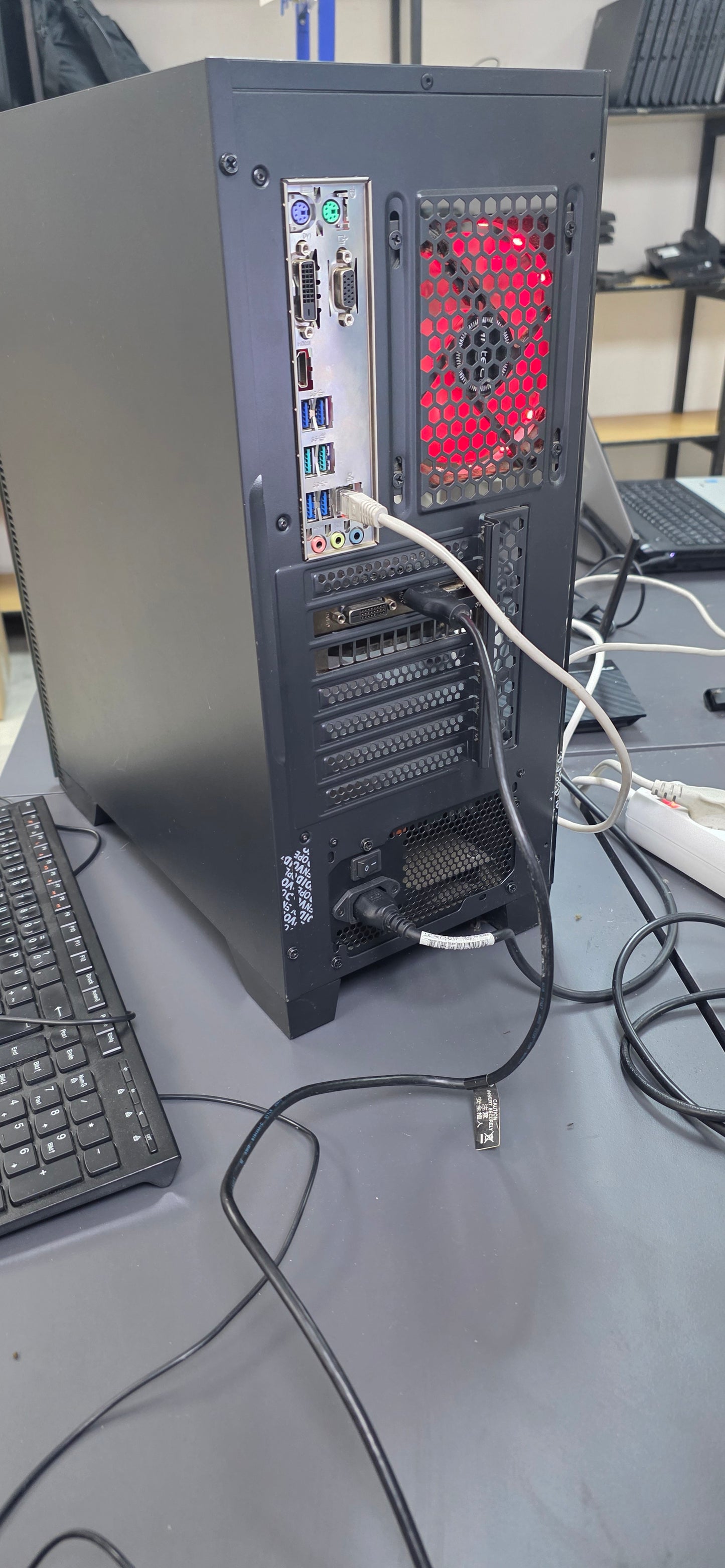 Gaming PC: Ryzen 3 3100, 16GB RAM, GTX 1650 4GB, 1.25TB pohrane, 12 mj. jamstvo