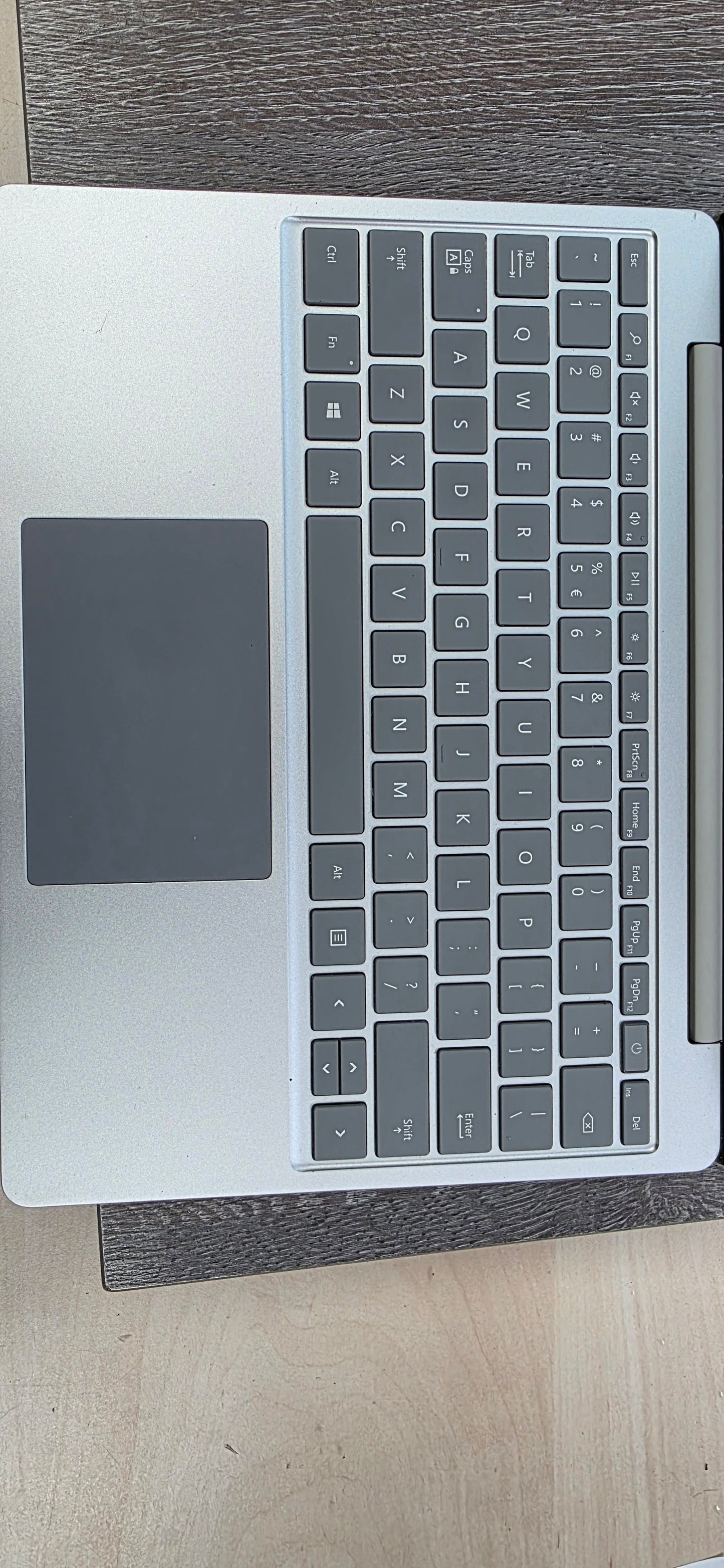 Microsoft Surface Laptop Go (Model 1943): i5-1035G1, Touchscreen, 8GB RAM, 256GB SSD,12.4", 12 mj. jamstvo