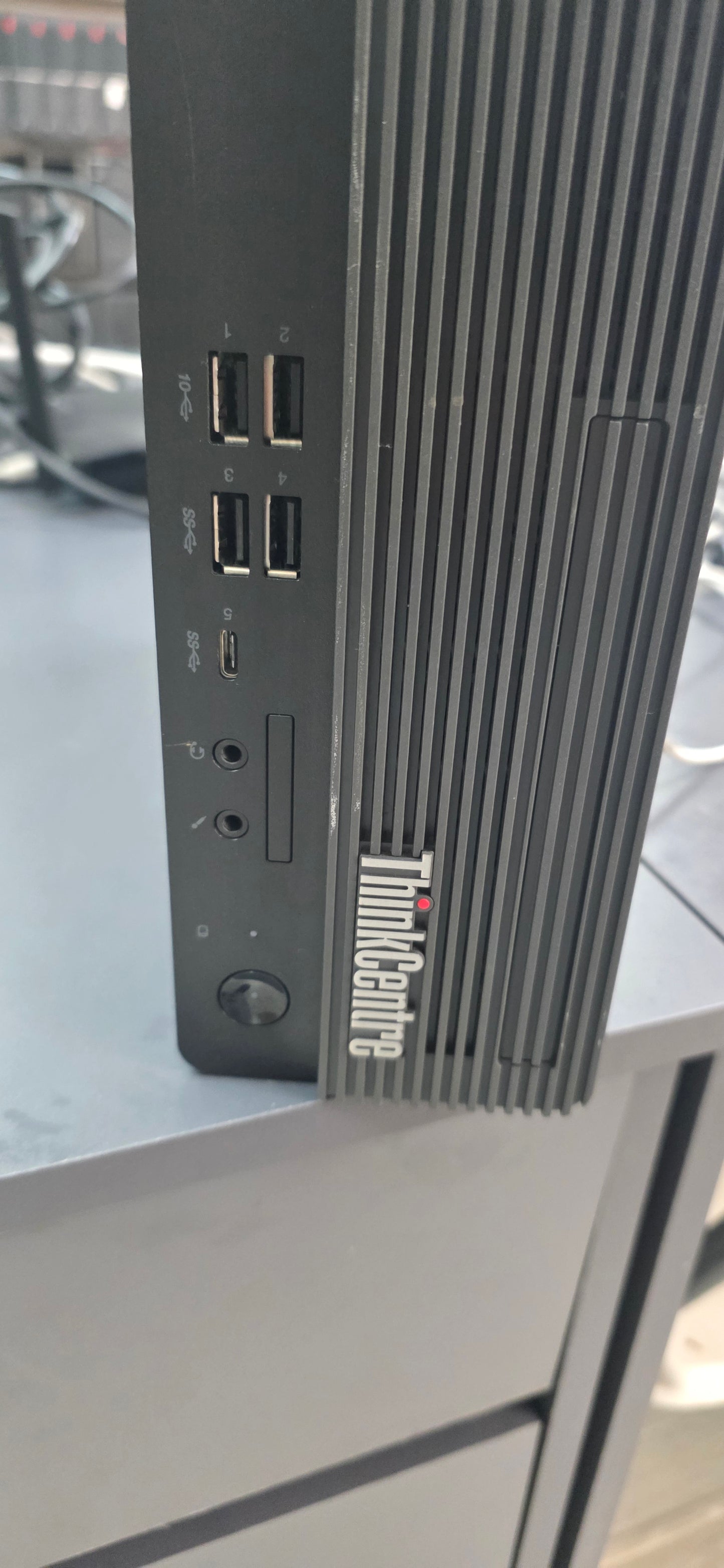 Lenovo ThinkCentre M70s (SFF): i3-10100, 8GB RAM, 120GB SSD, 12 mj. jamstvo