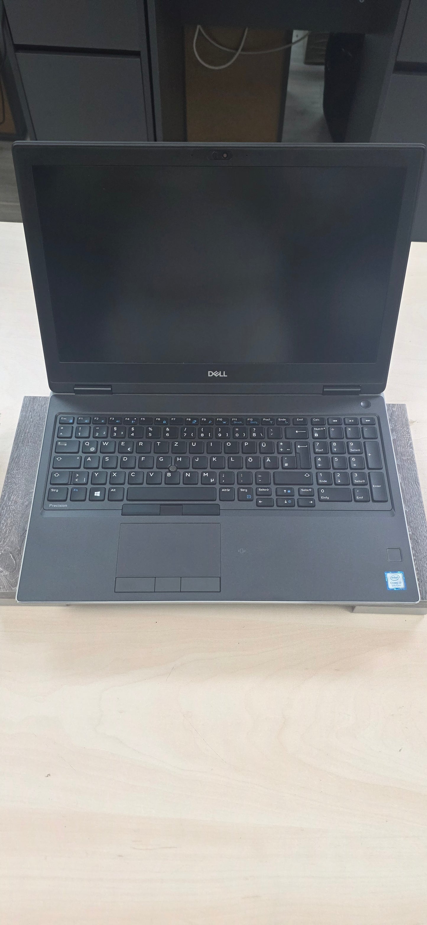 Dell Precision 7540 Mobile Workstation: i7-9750H, 32GB RAM, 500GB SSD, Quadro T2000 4GB, 12 mj. jamstvo