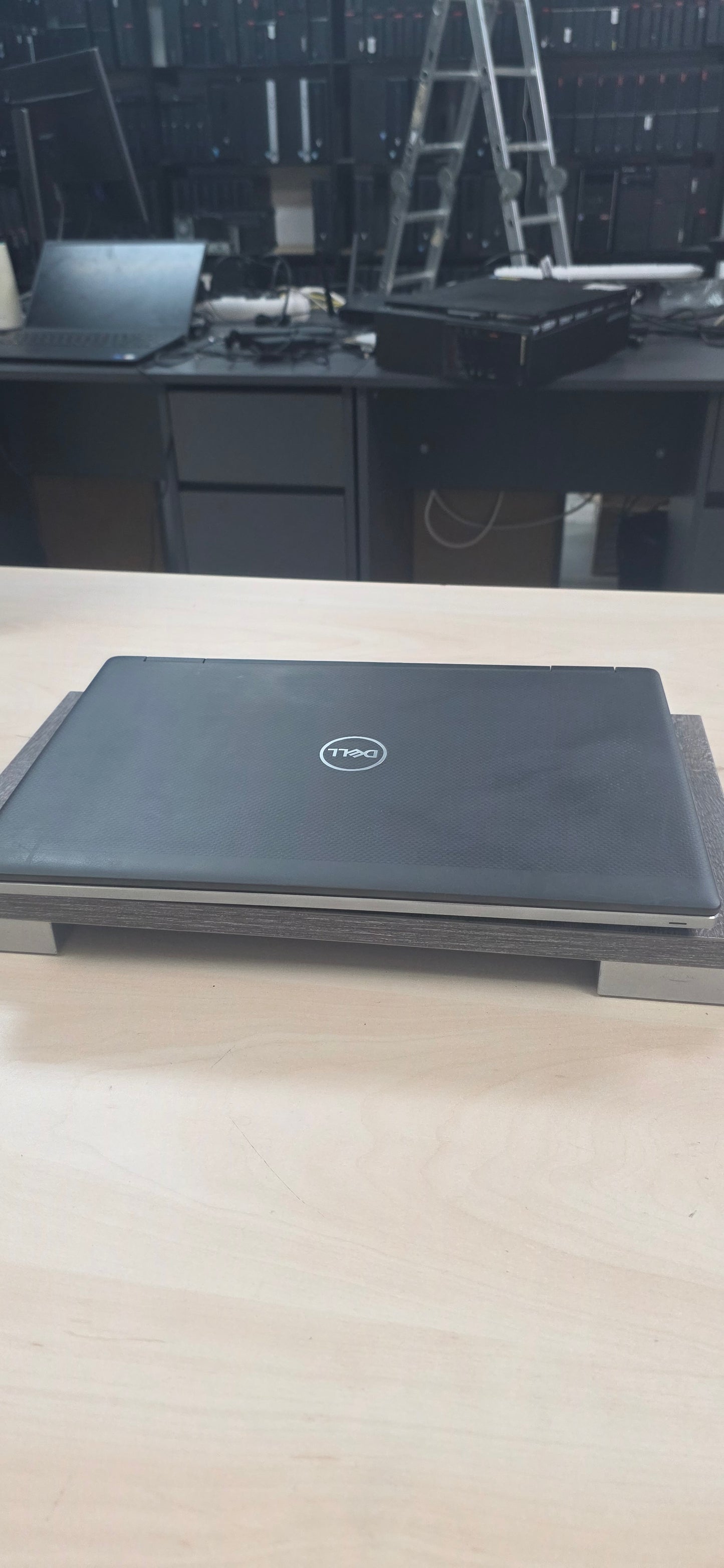 Dell Precision 7540 Mobile Workstation: i7-9750H, 32GB RAM, 500GB SSD, Quadro T2000 4GB, 12 mj. jamstvo