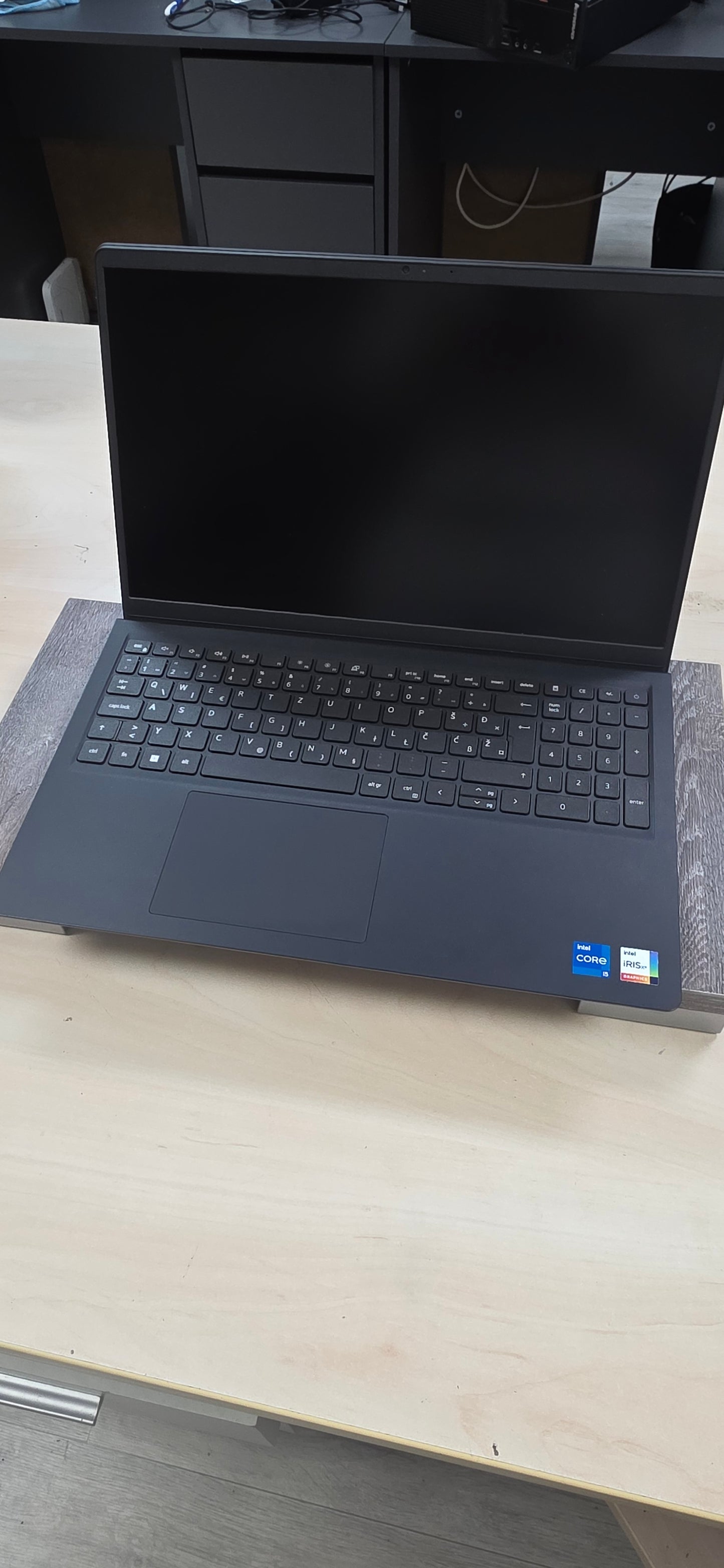 Dell Vostro 15 3530: i5-1335U, 16GB RAM, 480GB SSD, 15.6", Win 11, 12 mj. jamstvo
