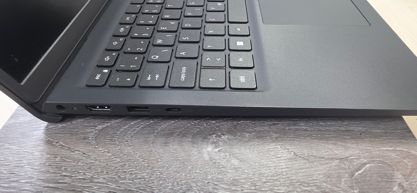 Dell Vostro 15 3530: i5-1335U, 16GB RAM, 480GB SSD, 15.6", Win 11, 12 mj. jamstvo