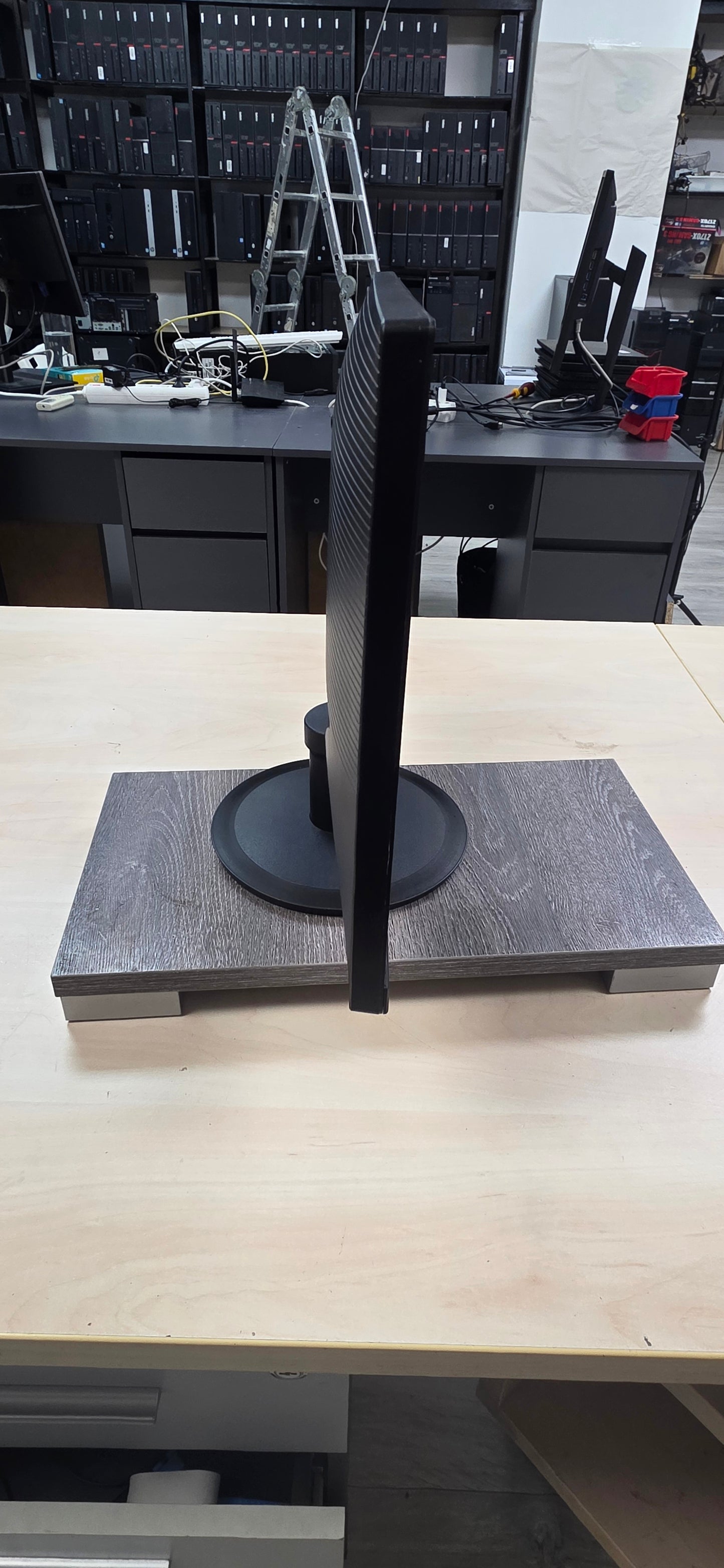 AOC I2280SWD: 21.5" IPS Full HD Monitor, 12 mj. jamstvo, bez kablova