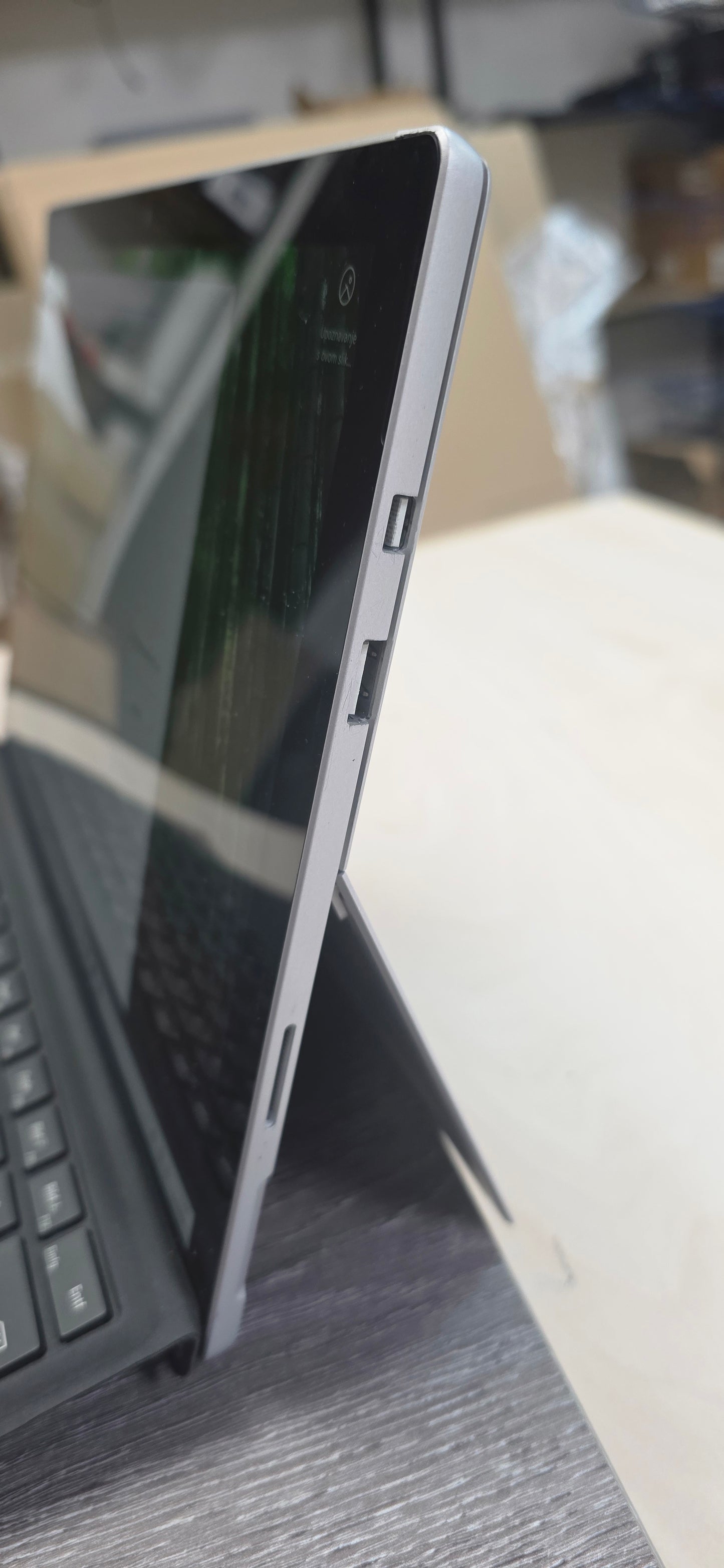 Microsoft Surface Pro 6: i5-8250U, 8GB RAM, 120GB SSD, 12.3", Win 11,  12 mj. jamstvo