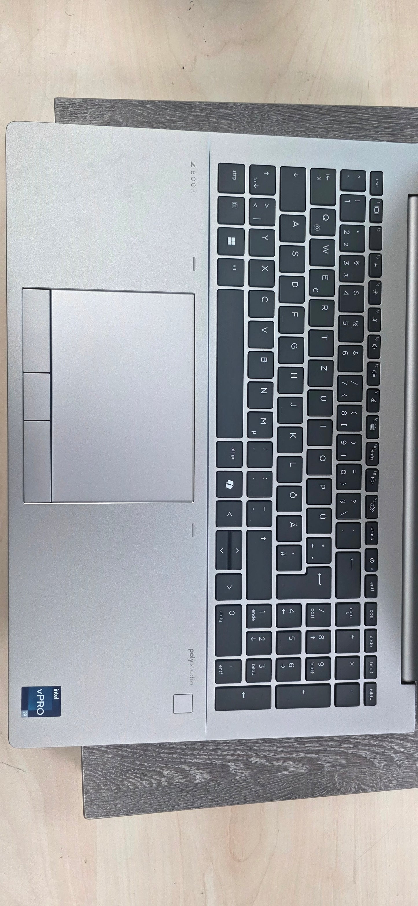 HP ZBook Fury 16 G11 : i9-14900HX, 64GB DDR5, 1TB NVMe SSD, NVIDIA RTX 2000, 16", jamstvo 12 mj, Win 11