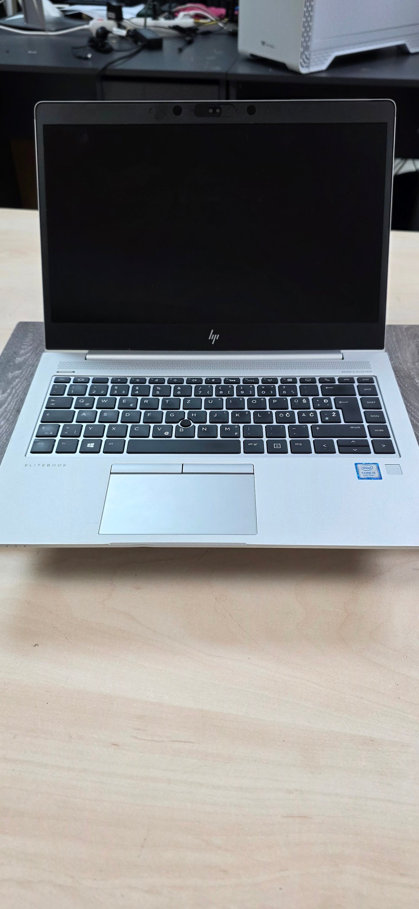 HP EliteBook 840 G5 – i5 / 8GB RAM / 240GB SSD/14" – 12 mj. jamstvo