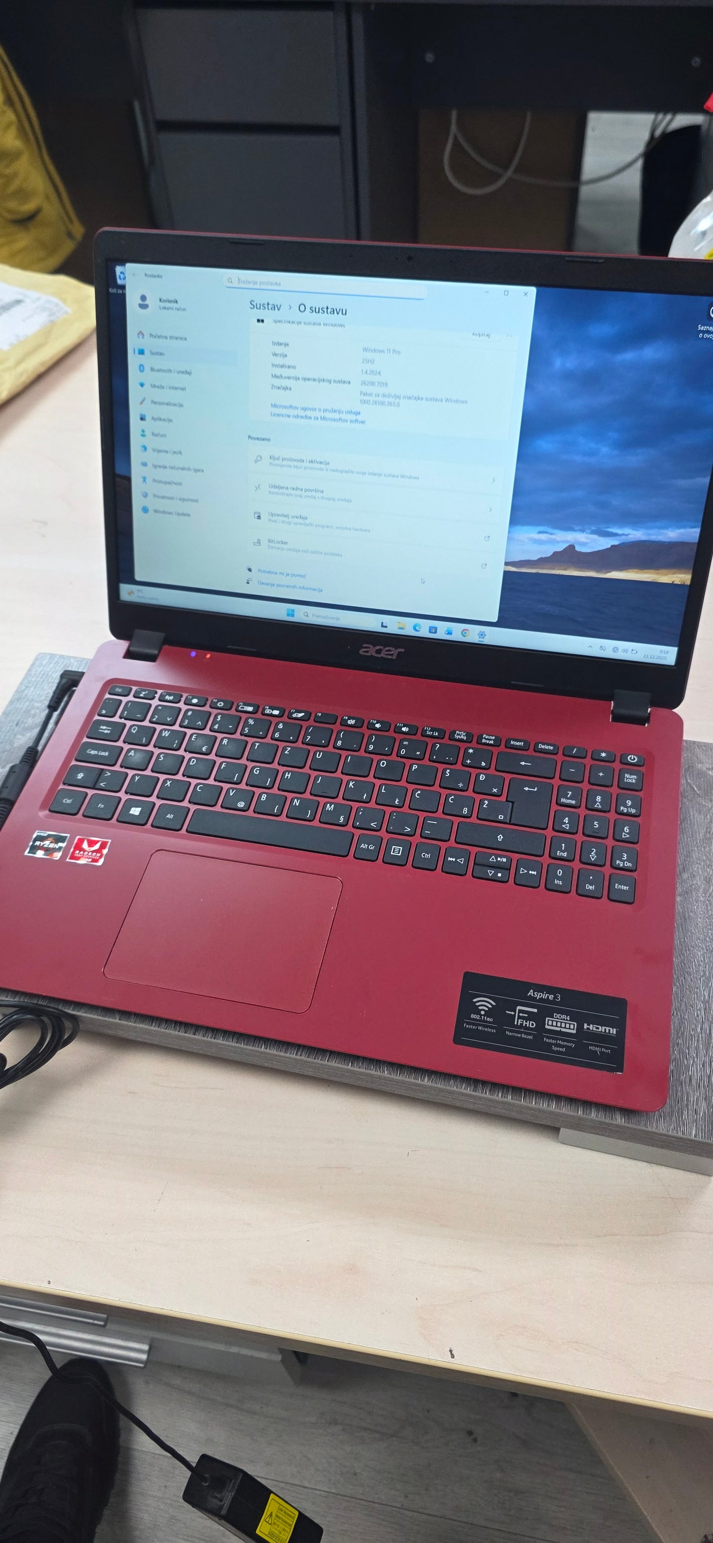 Acer Aspire 3: Ryzen 5 3500U, 8GB RAM, 500GB SSD, Radeon Vega 8, Win 11, 12 mj. jamstvo