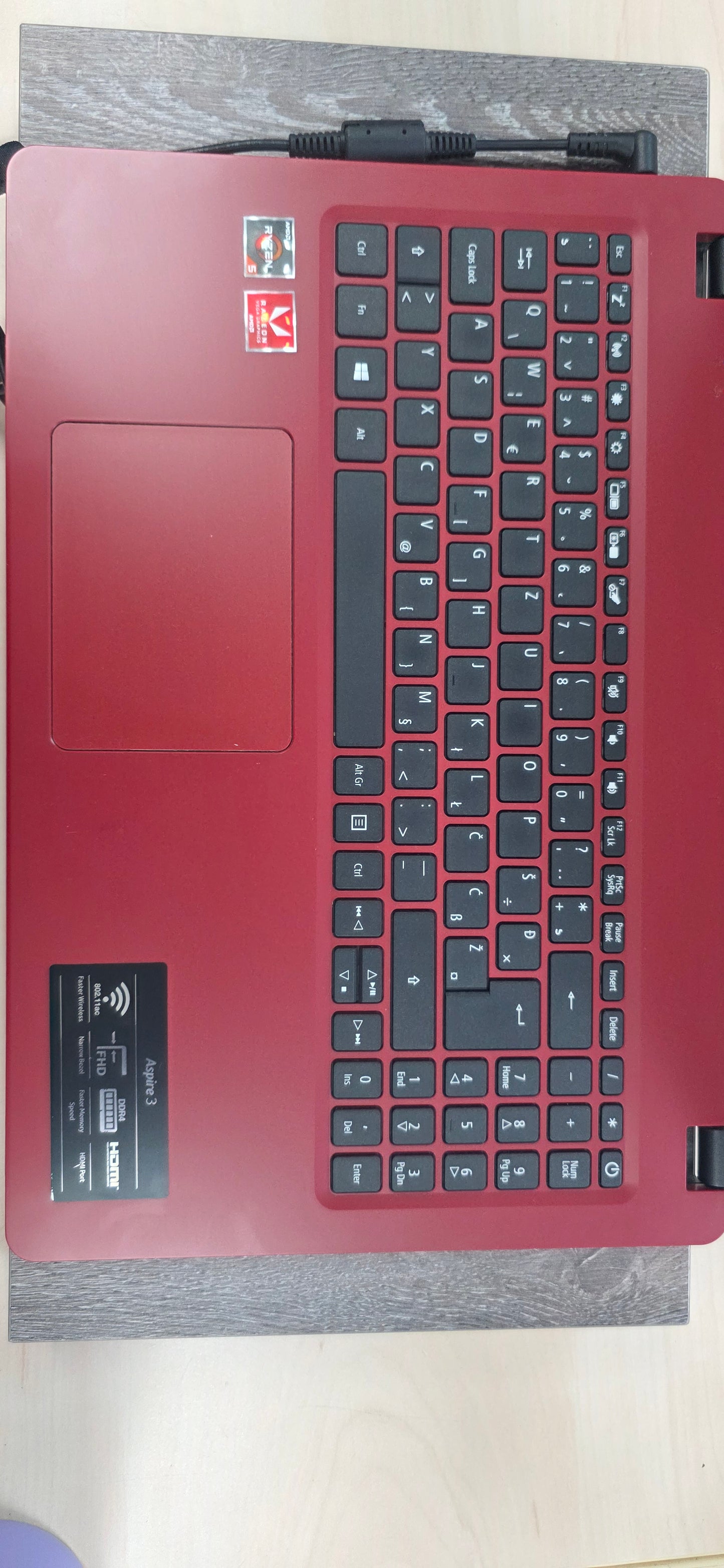 Acer Aspire 3: Ryzen 5 3500U, 8GB RAM, 500GB SSD, Radeon Vega 8, Win 11, 12 mj. jamstvo