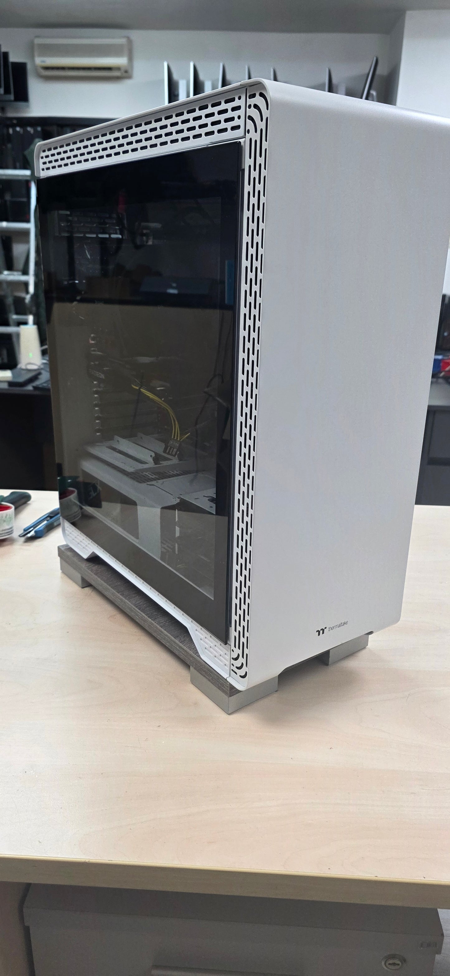 Gaming  računalo: i7-11700, 16GB RAM, RX 6600 8GB, 2x 500GB NVMe SSD, WIN 11, 12 mj. jamstvo