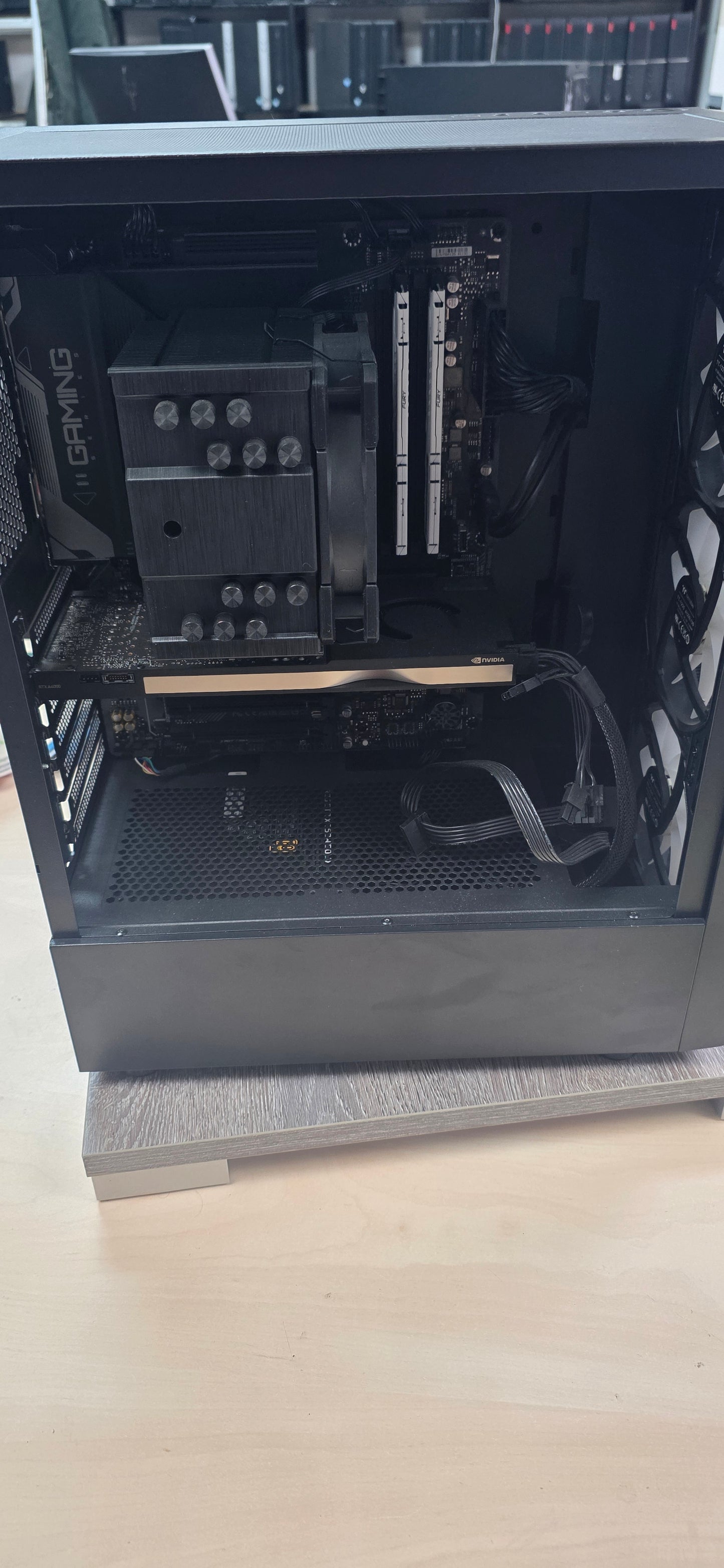 💻 Profesionalna Radna Stanica: i5-13400, 32GB DDR5, RTX A4000 (16GB), 4TB Pohrane, Win 11, 12 mj. jamstvo