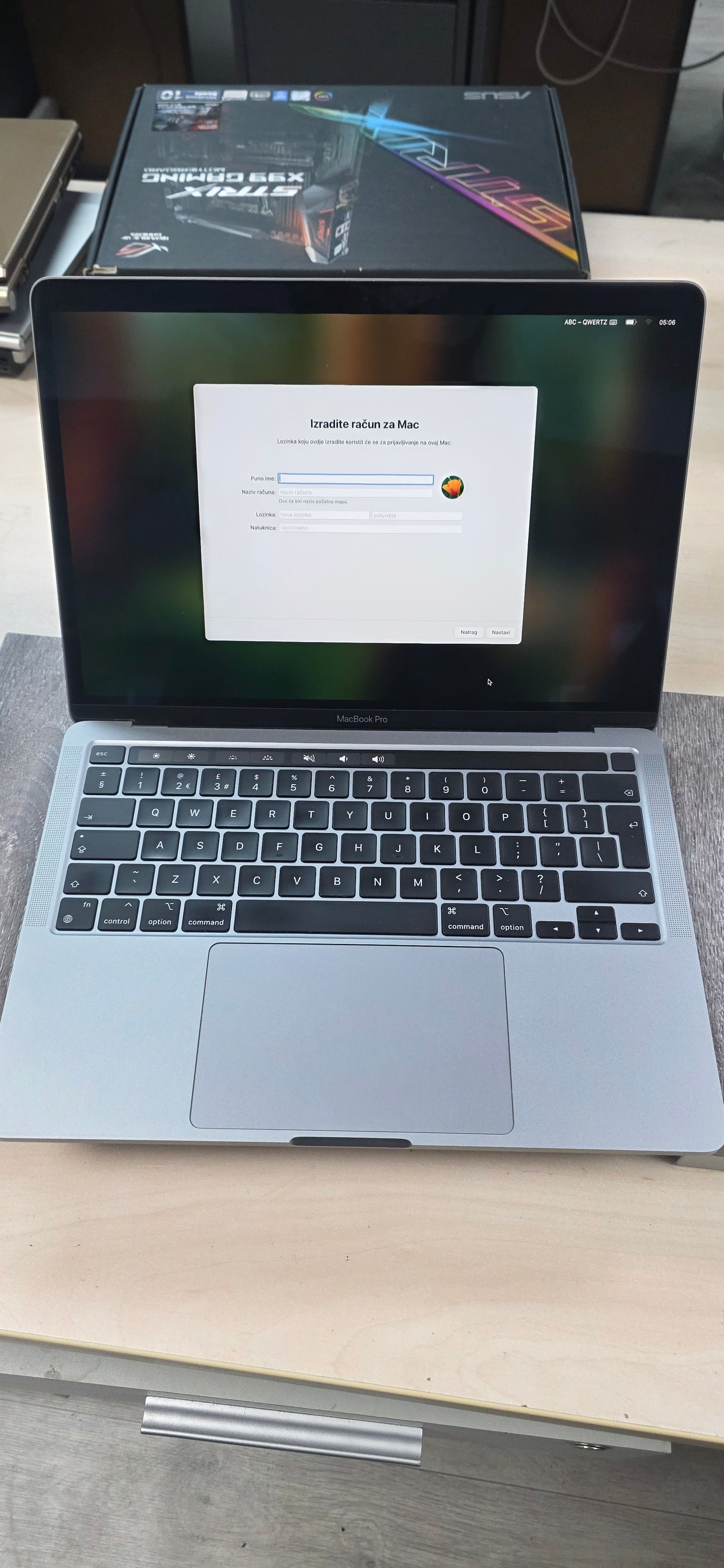 🍎 MacBook Pro 13" (M1 Chip) • 512GB SSD• 8GB • 12 mj jamstvo