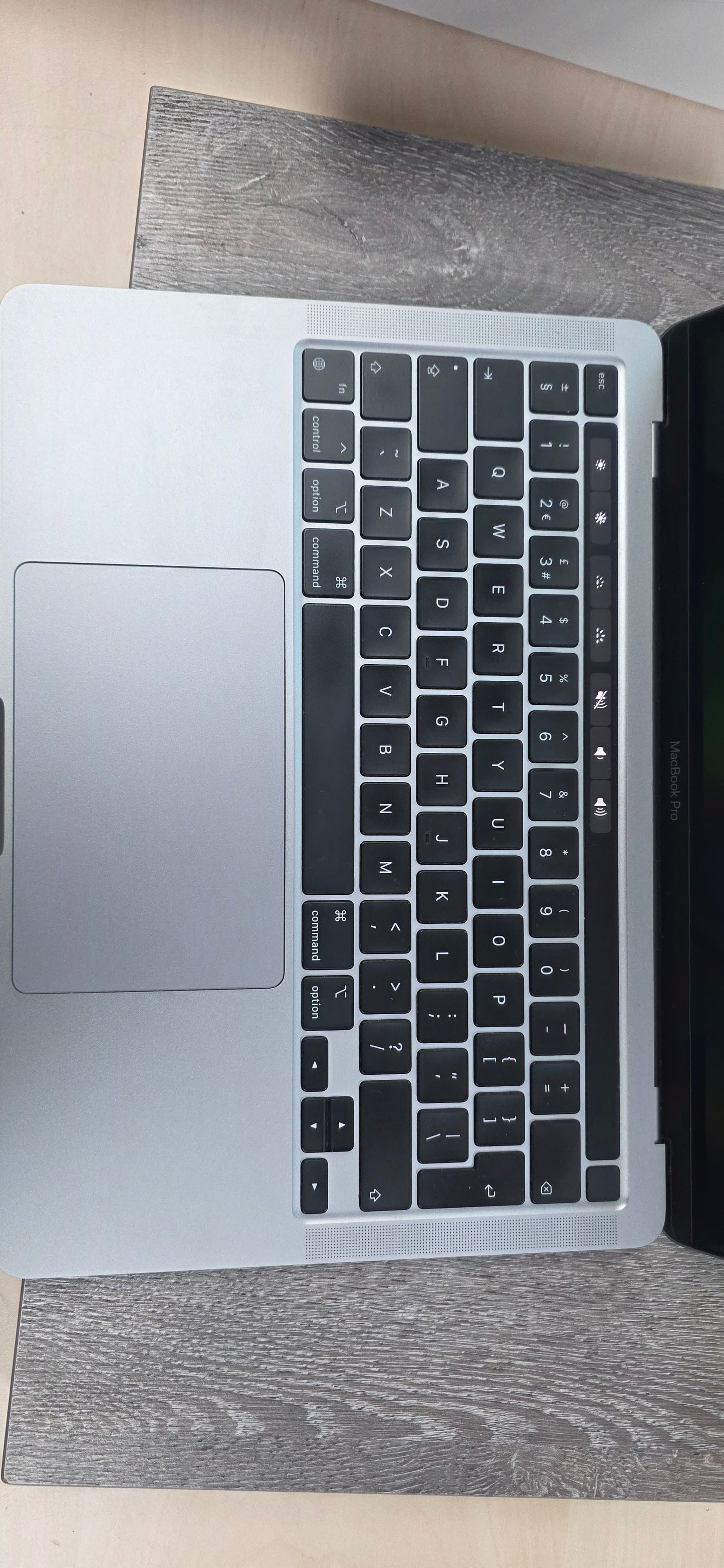 🍎 MacBook Pro 13" (M1 Chip) • 512GB SSD• 8GB • 12 mj jamstvo