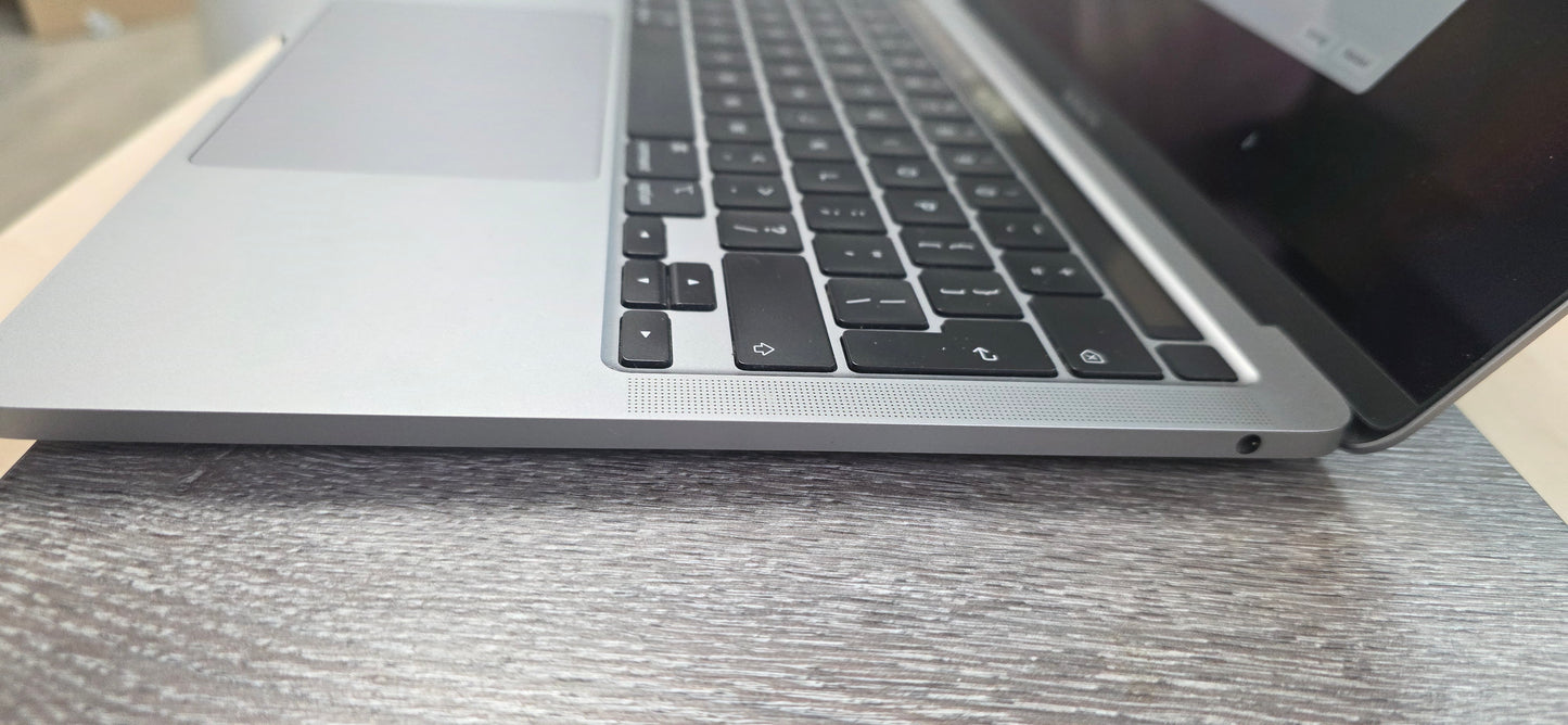 🍎 MacBook Pro 13" (M1 Chip) • 512GB SSD• 8GB • 12 mj jamstvo