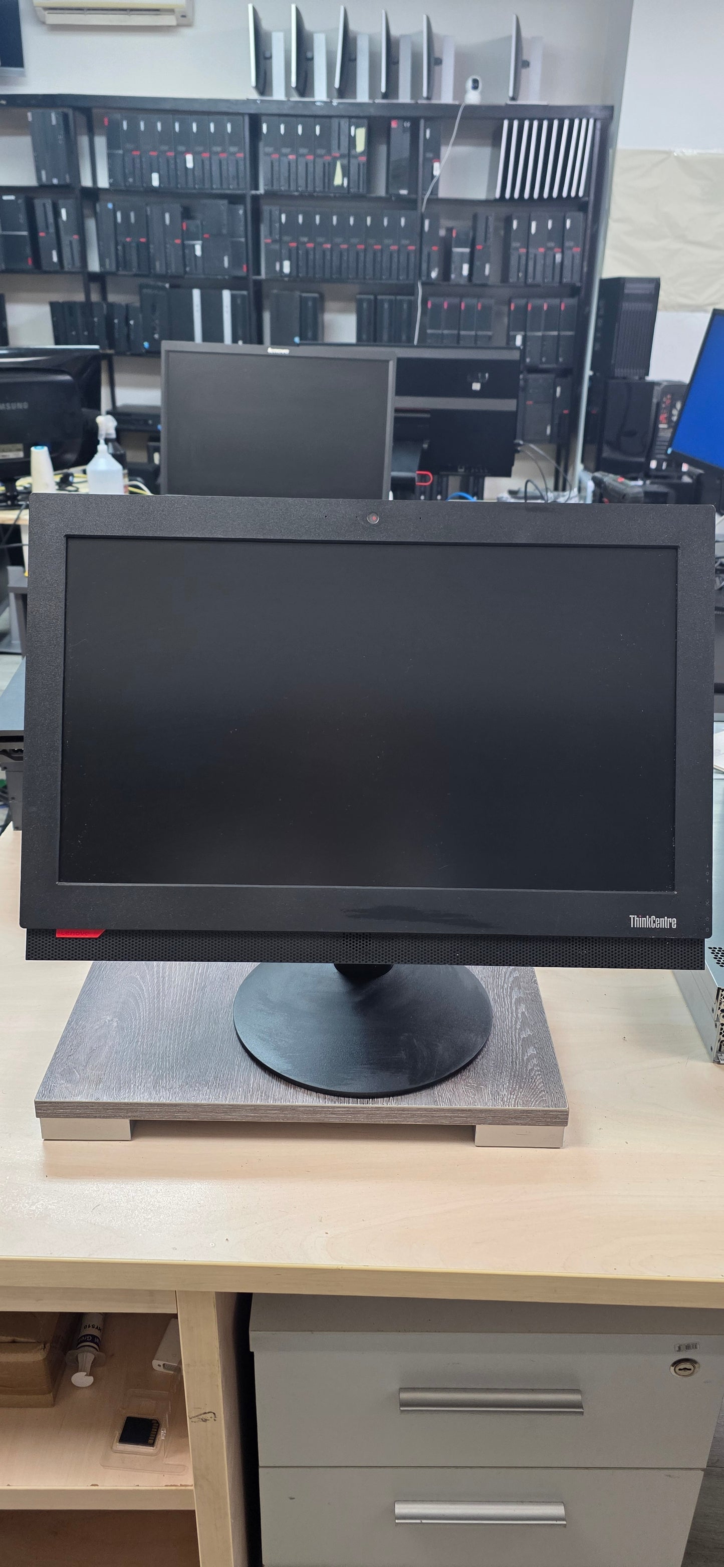🖥️ Lenovo ThinkCentre M810z All-in-One • i3-7100 • 8GB • 120GB SSD • 21.5" • 12 mj Jamstvo • Win 11