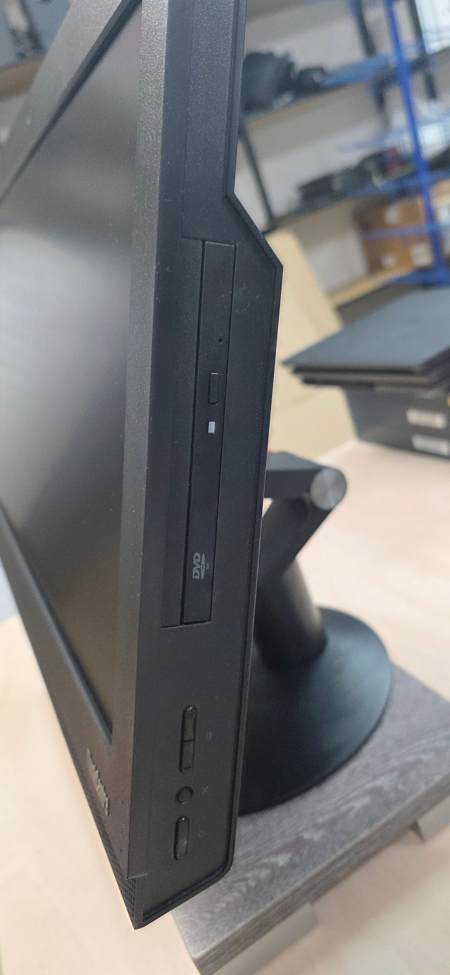 🖥️ Lenovo ThinkCentre M810z All-in-One • i3-7100 • 8GB • 120GB SSD • 21.5" • 12 mj Jamstvo • Win 11