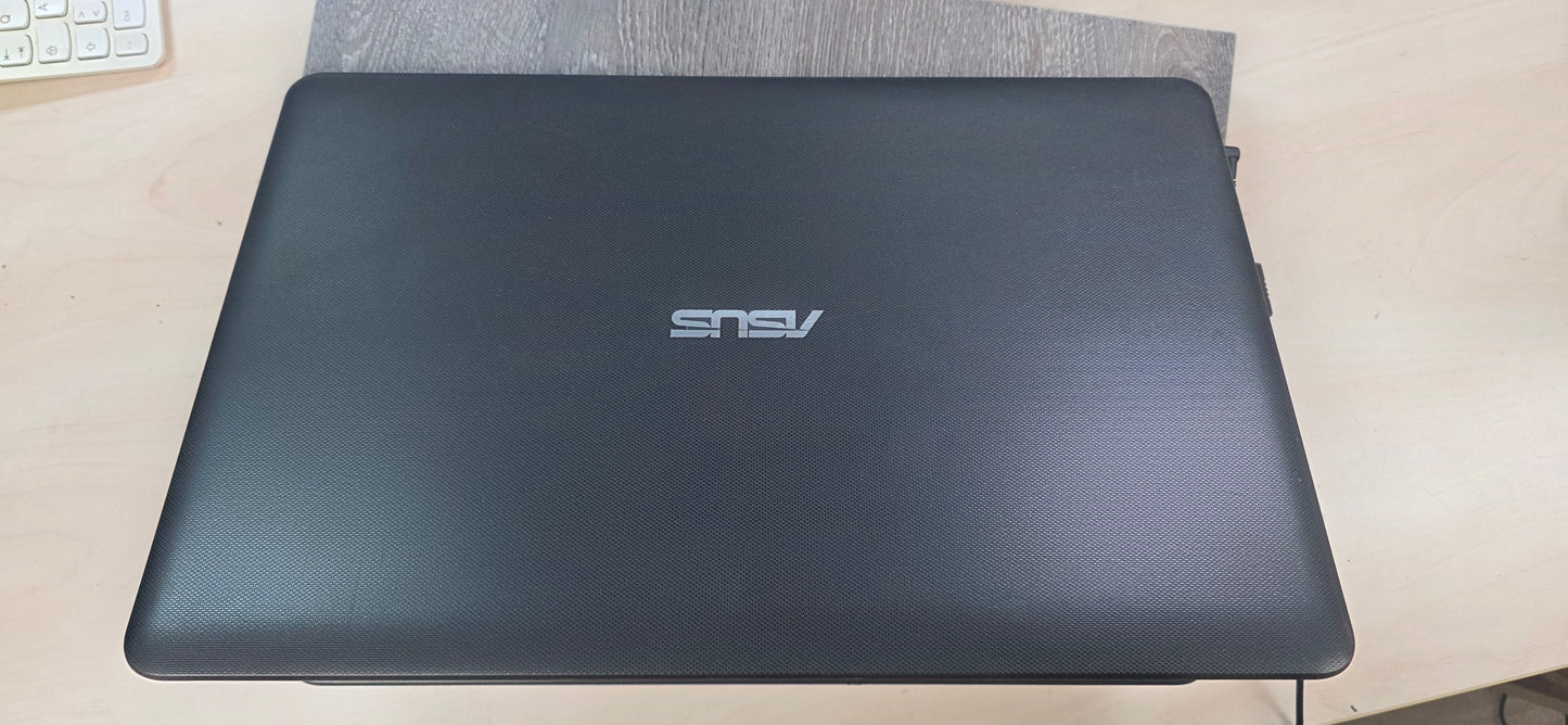 Asus X751L • i3-4010U • 8GB • 120GB SSD • 17.3" • 3mj Jamstvo • Win 11 (BATERIJA NE RADI)