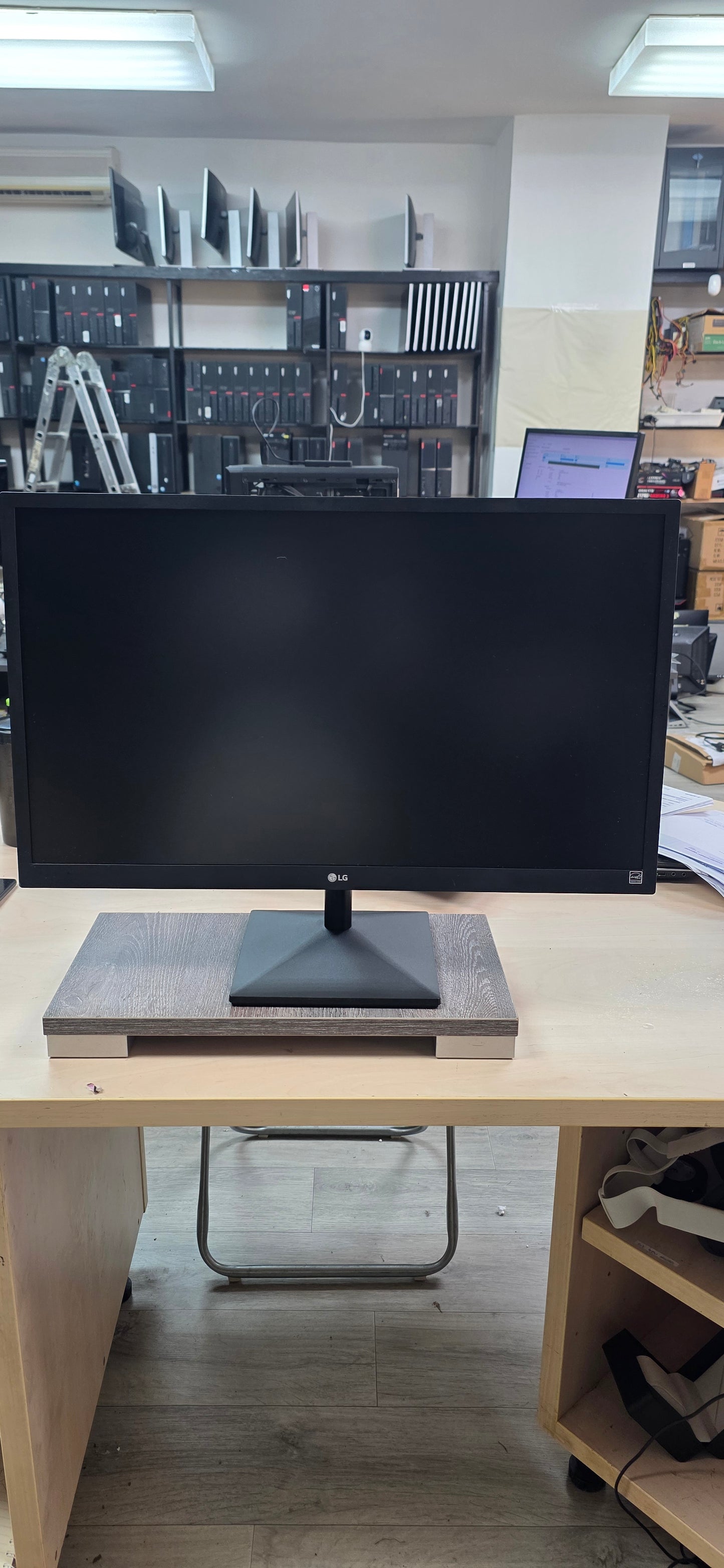 LG 27MK400H-B • 27" Full HD TN • 75Hz • 3mj Jamstvo • Napajanje