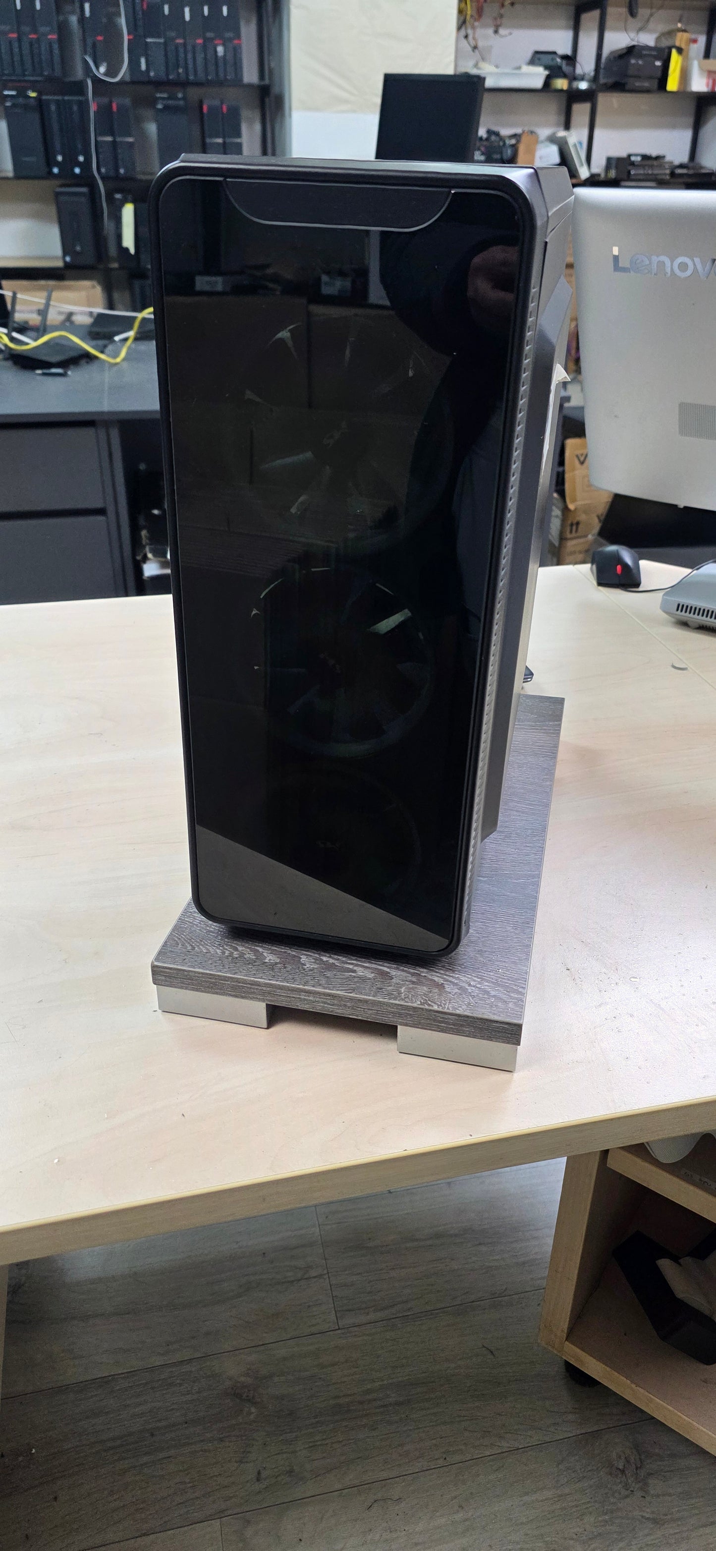 Gaming PC komplet • i5-10400F • 16GB DDR4 • 250GB NVMe + 1TB HDD + 2TB HDD • GTX 1650 4GB • 6mj Jamstvo • Win 11