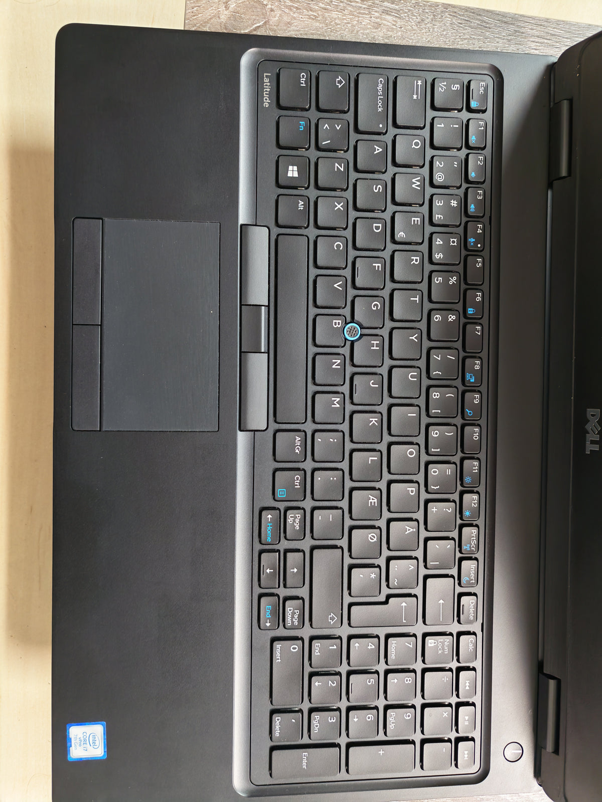 Dell Latitude 5580 • S manjom greškom – TPM ne radi • i7-7600U • 16GB RAM • 256GB SSD • Full HD • Win 11 • 12mj Jamstvo