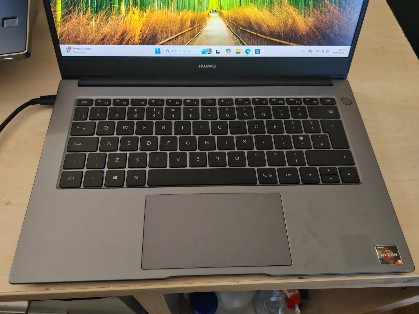 Huawei MateBook D Ryzen 5 4600H, 8GB RAM, 500GB SSD, 14" 2K Ekran, 6 mj. jamstvo