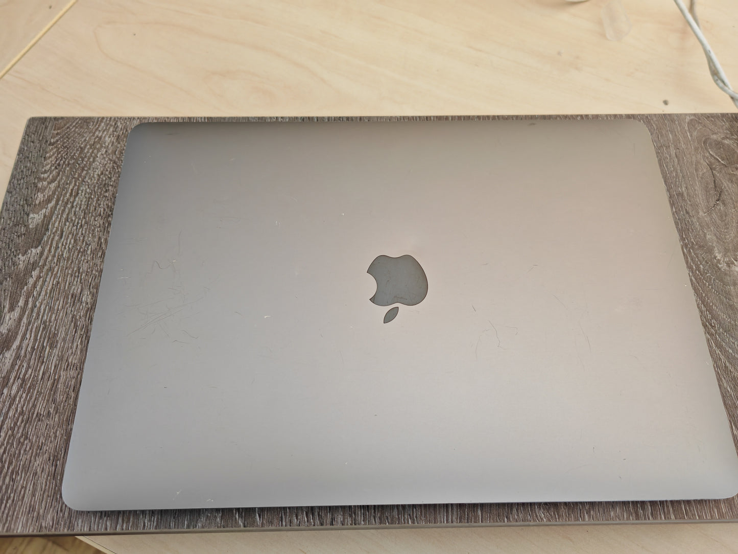 Apple MacBook Air M1: Apple M1 čip, 8GB RAM, 256GB SSD, 13.3" Retina Ekran, 12 mj. jamstvo