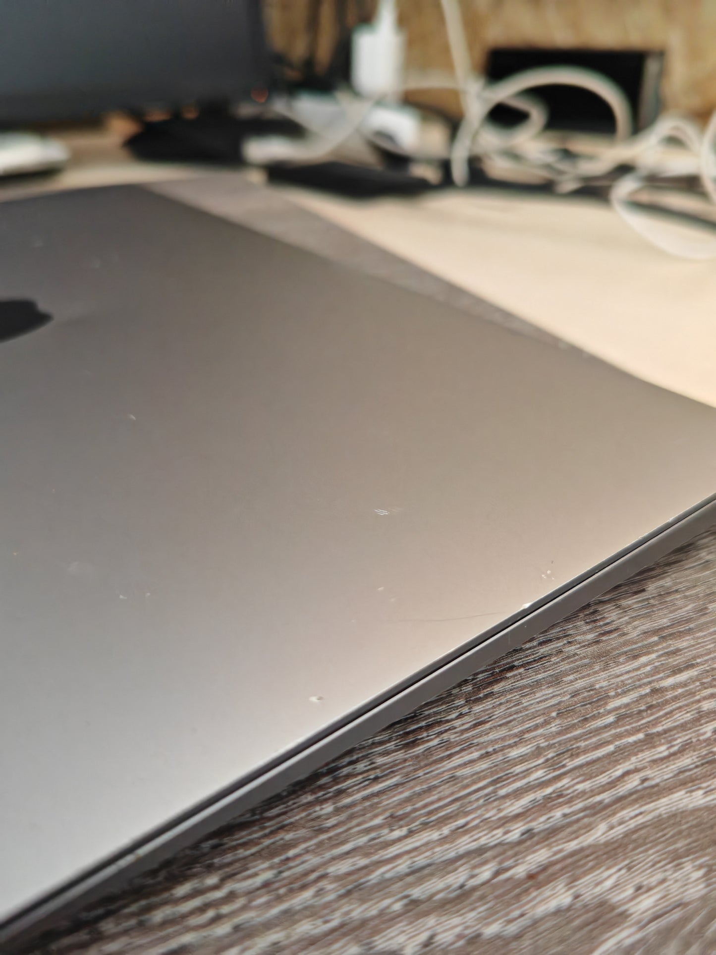 Apple MacBook Air M1: Apple M1 čip, 8GB RAM, 256GB SSD, 13.3" Retina Ekran, 12 mj. jamstvo