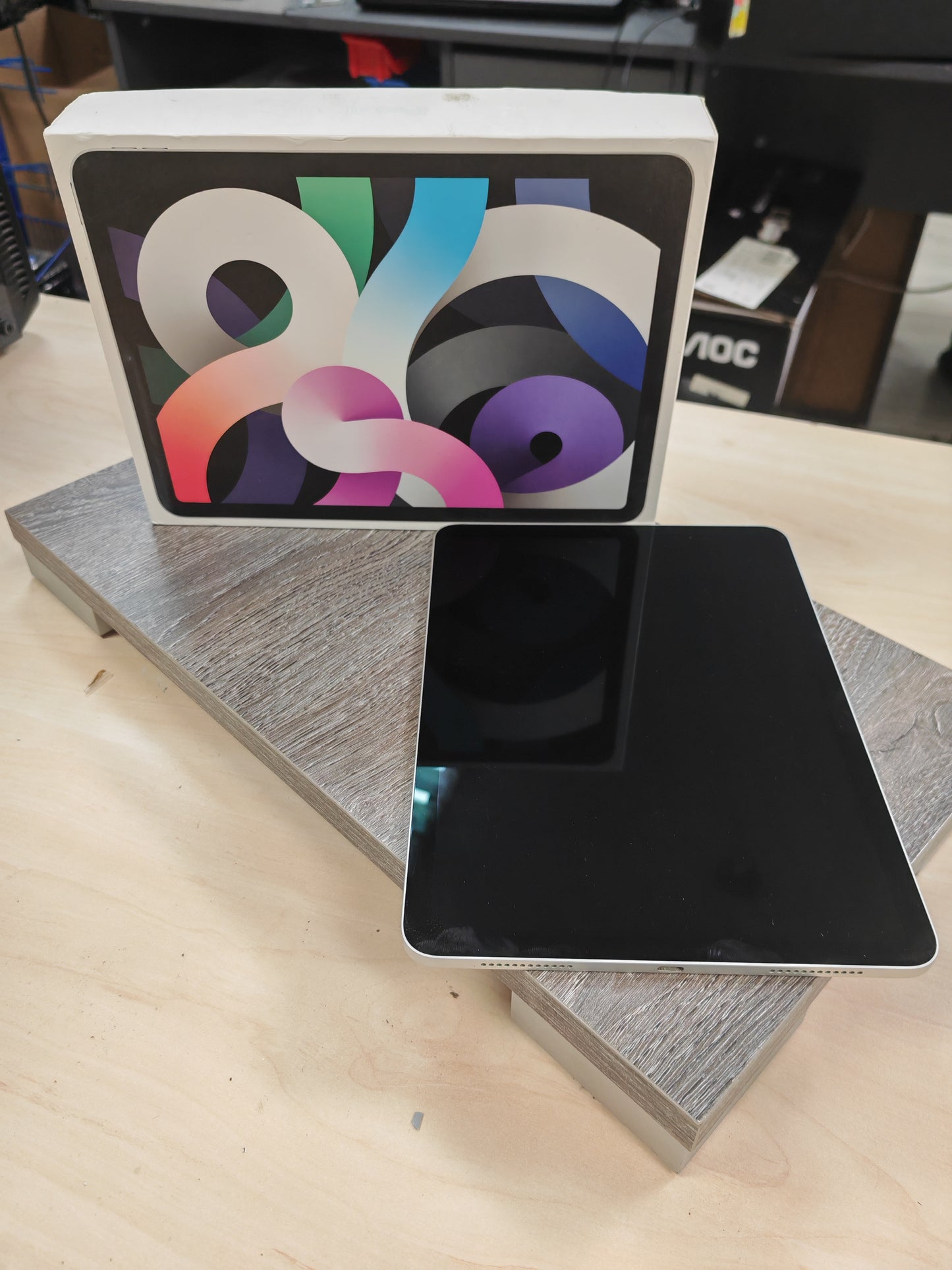 iPad Air 4 (2020) • 64GB • 10.9" • Top stanje • 3mj Jamstvo