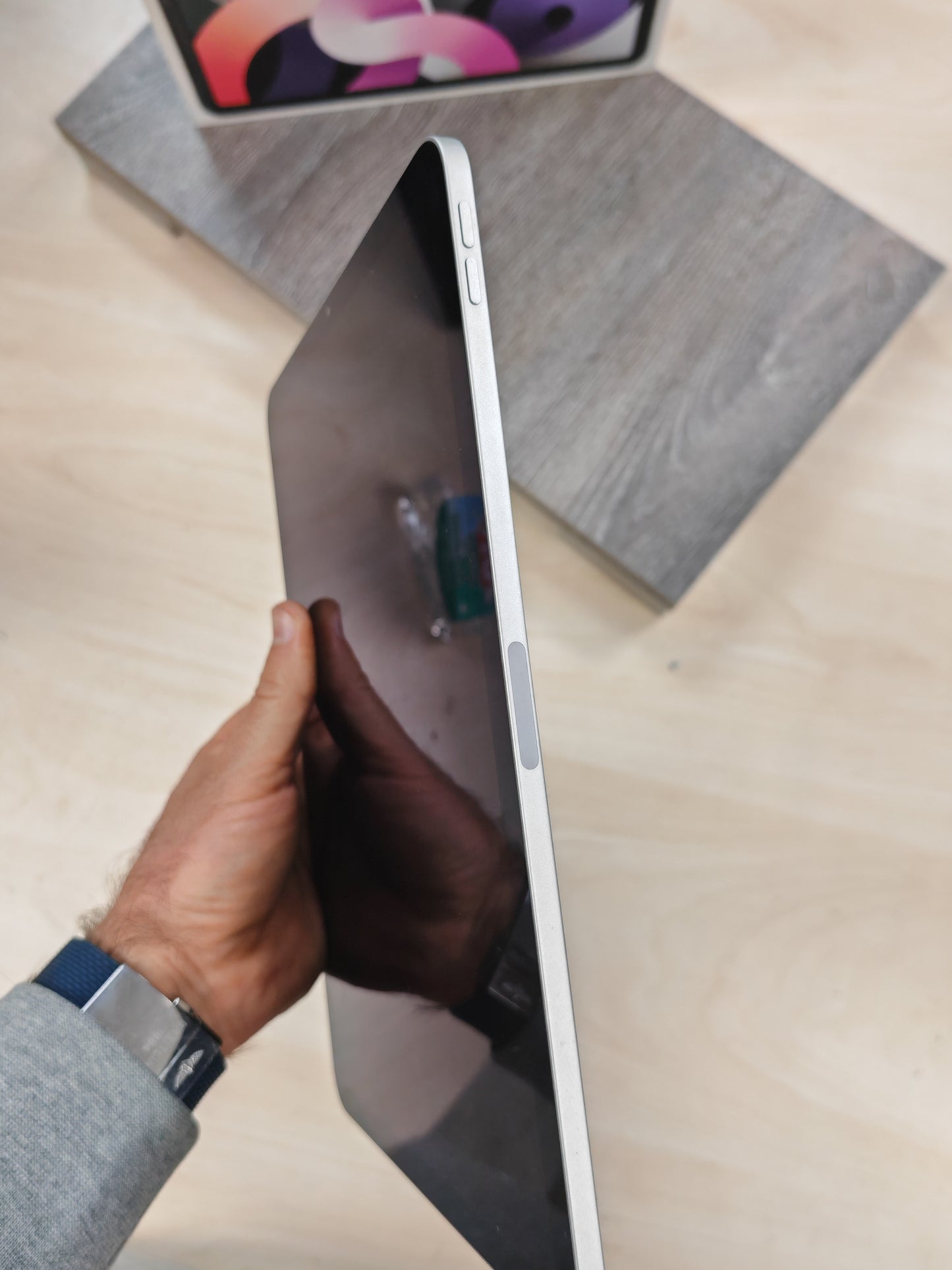 iPad Air 4 (2020) • 64GB • 10.9" • Top stanje • 3mj Jamstvo