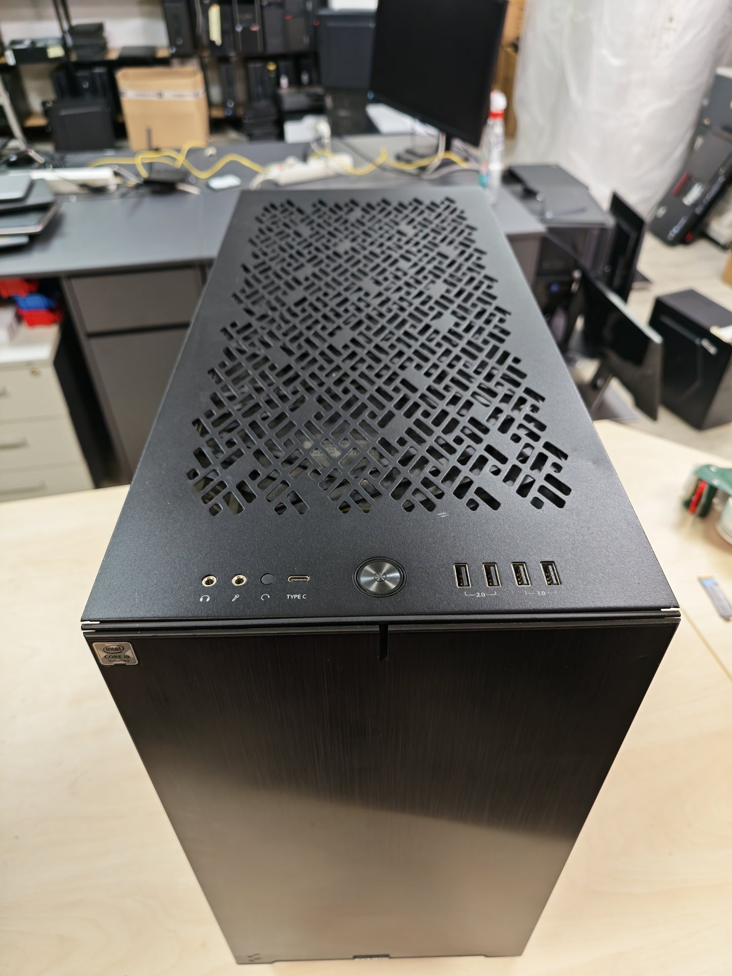 Workstation – Intel i9-10900X / 64GB RAM / RTX Quadro 4000 / – 12 mj. jamstvo