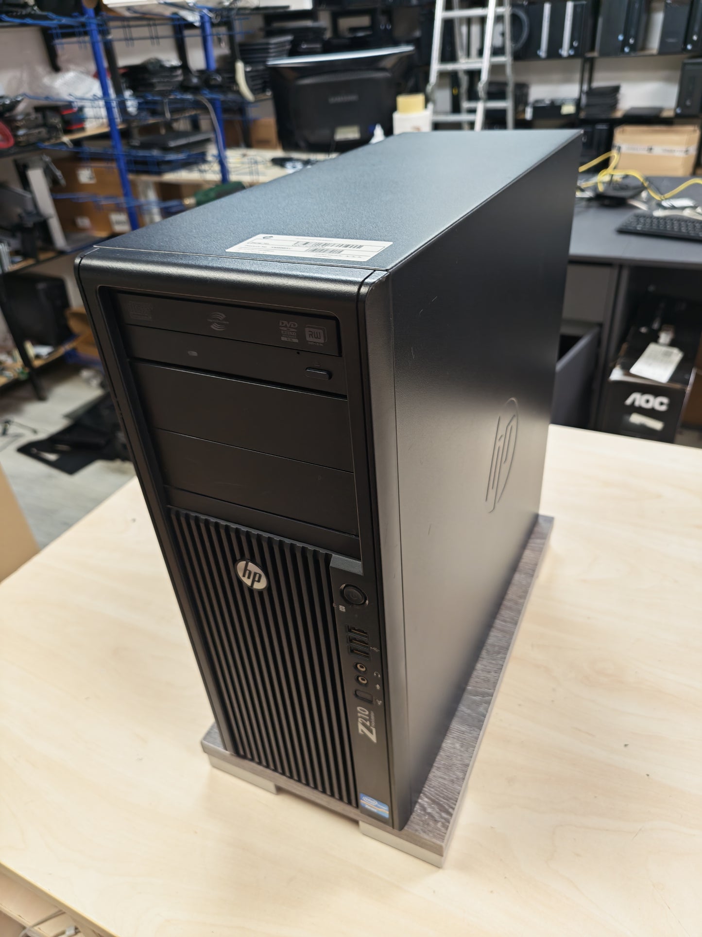 PC komplet • Xeon E3-1270 • 16GB DDR3 • 120GB SSD + 500GB HDD • GTX 960 4GB • 6mj Jamstvo • Win 11 + GTA V