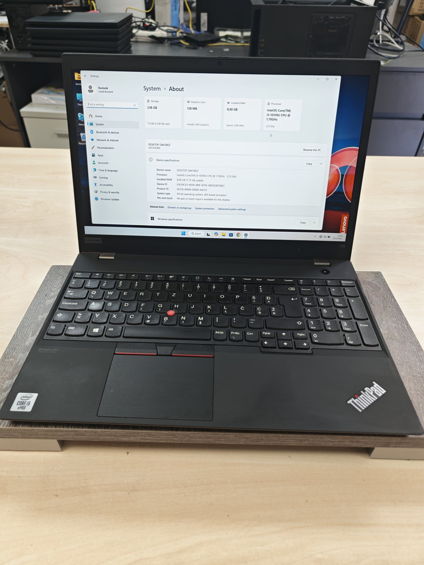 Lenovo ThinkPad T15 Gen 1 • i5-10310U • 8GB DDR4 • 256GB SSD • 15.6″ FHD • 12mj Jamstvo • Win 11