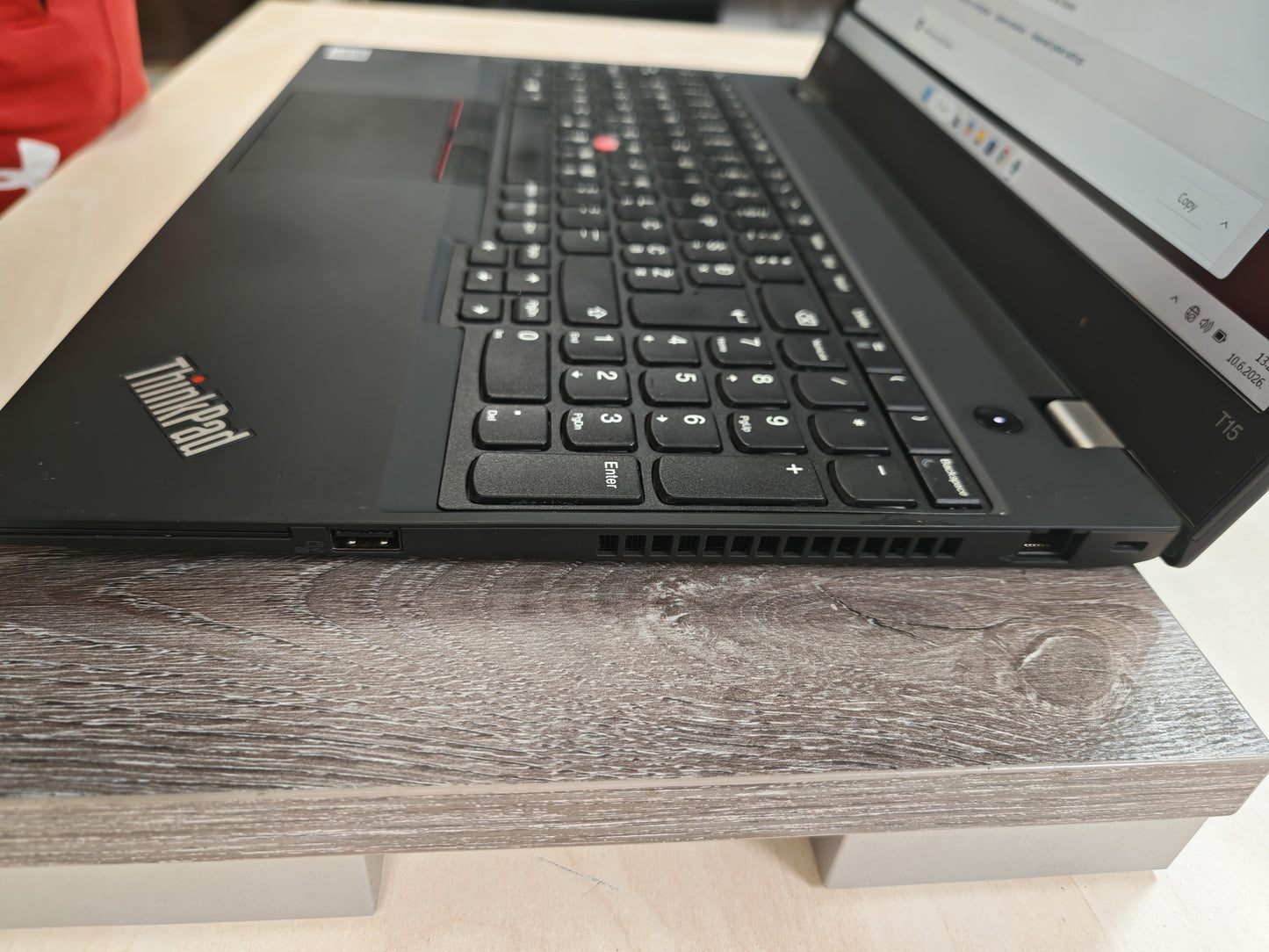 Lenovo ThinkPad T15 Gen 1 • i5-10310U • 8GB DDR4 • 256GB SSD • 15.6″ FHD • 12mj Jamstvo • Win 11