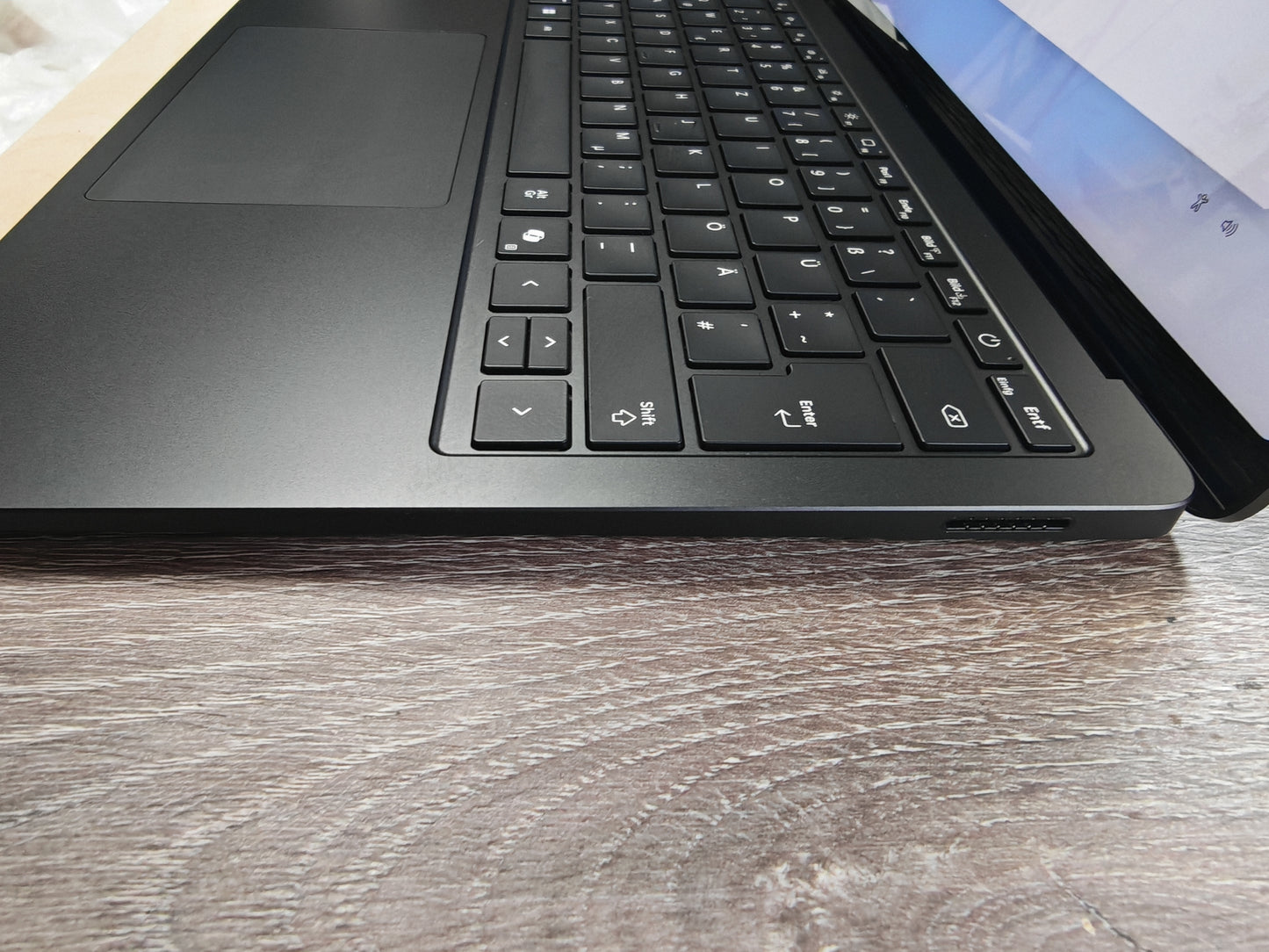 Microsoft Surface Laptop 7 • KAO NOV ✨ • Snapdragon X Elite • 16GB • 512GB • 13.8″ Touch • Odlična Baterija • 12mj Jamstvo • Win 11