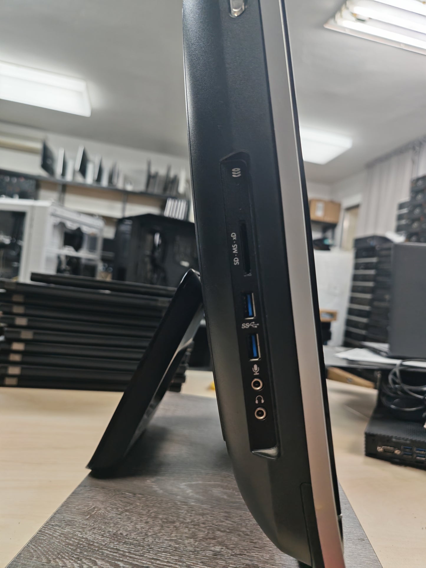 HP Pro 3520 AiO • Pentium G645 • 8GB DDR3 • 120GB SSD • 20″ • Wi-Fi • 3mj Jamstvo • Win 11