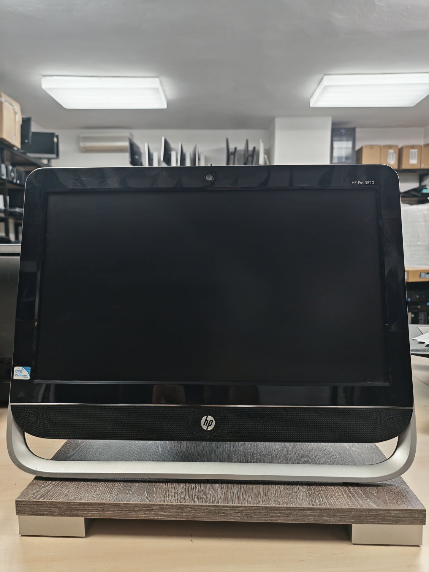 HP Pro 3520 AiO • Pentium G645 • 8GB DDR3 • 120GB SSD • 20″ • Wi-Fi • 3mj Jamstvo • Win 11