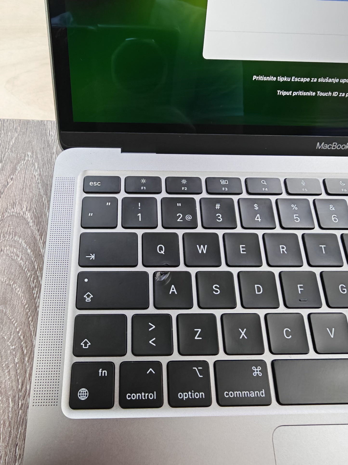 Apple MacBook Air M1 • 8GB RAM • 256GB SSD • 13.3″ Retina • Do 10h Baterije • 12mj Jamstvo • Original Punjač