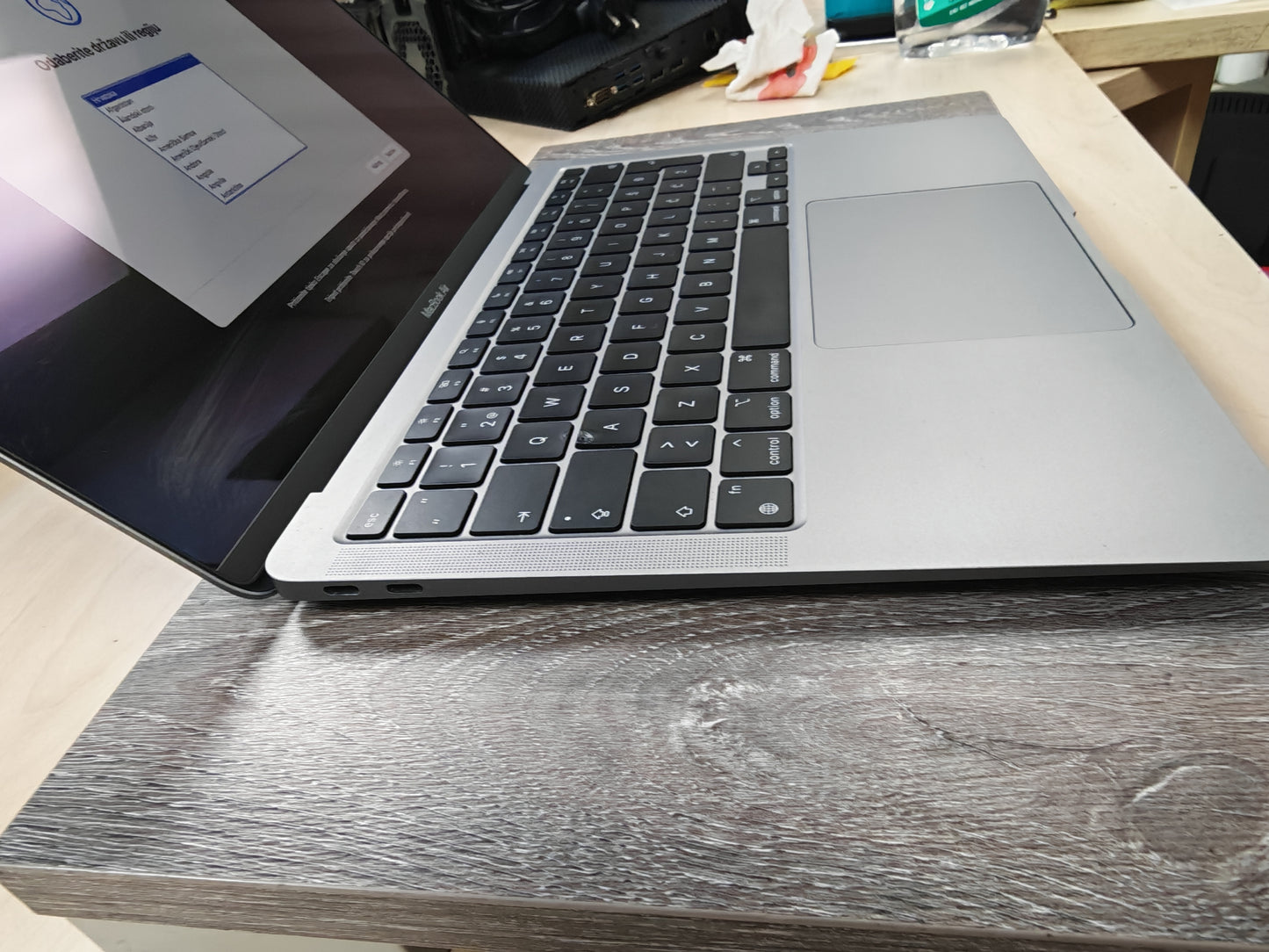 Apple MacBook Air M1 • 8GB RAM • 256GB SSD • 13.3″ Retina • Do 10h Baterije • 12mj Jamstvo • Original Punjač