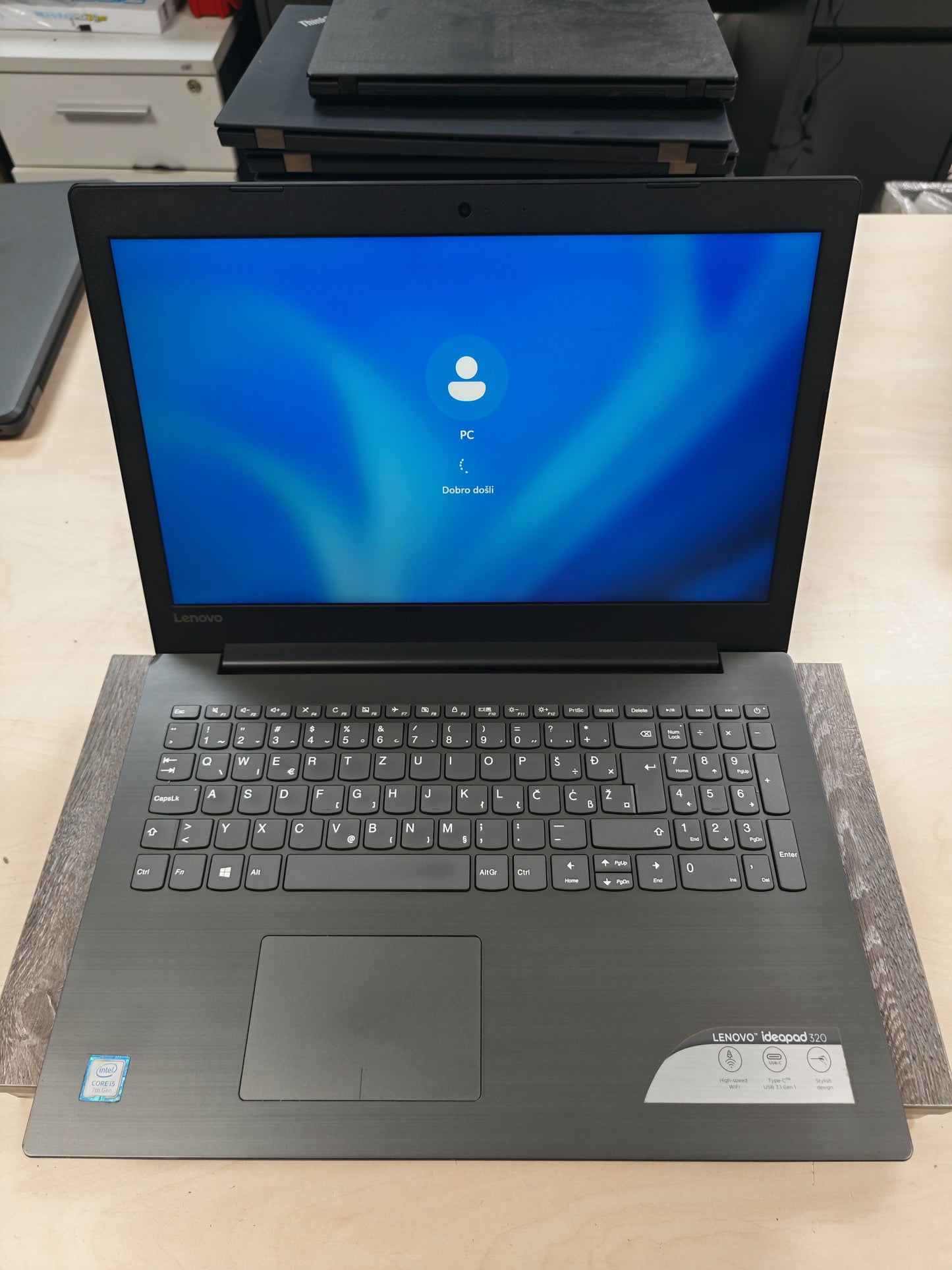 Lenovo IdeaPad 320 • i5-7200U • 8GB DDR4 • 120GB SSD • 15.6″ • 3mj Jamstvo • Win 11