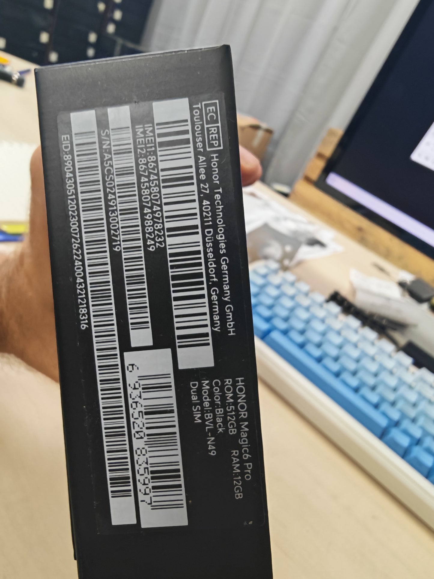 Honor Magic6 Pro – 12GB RAM / 512GB / 5G / Crna – 3 mj. jamstvo (tipka za autentifikaciju ne reagira)