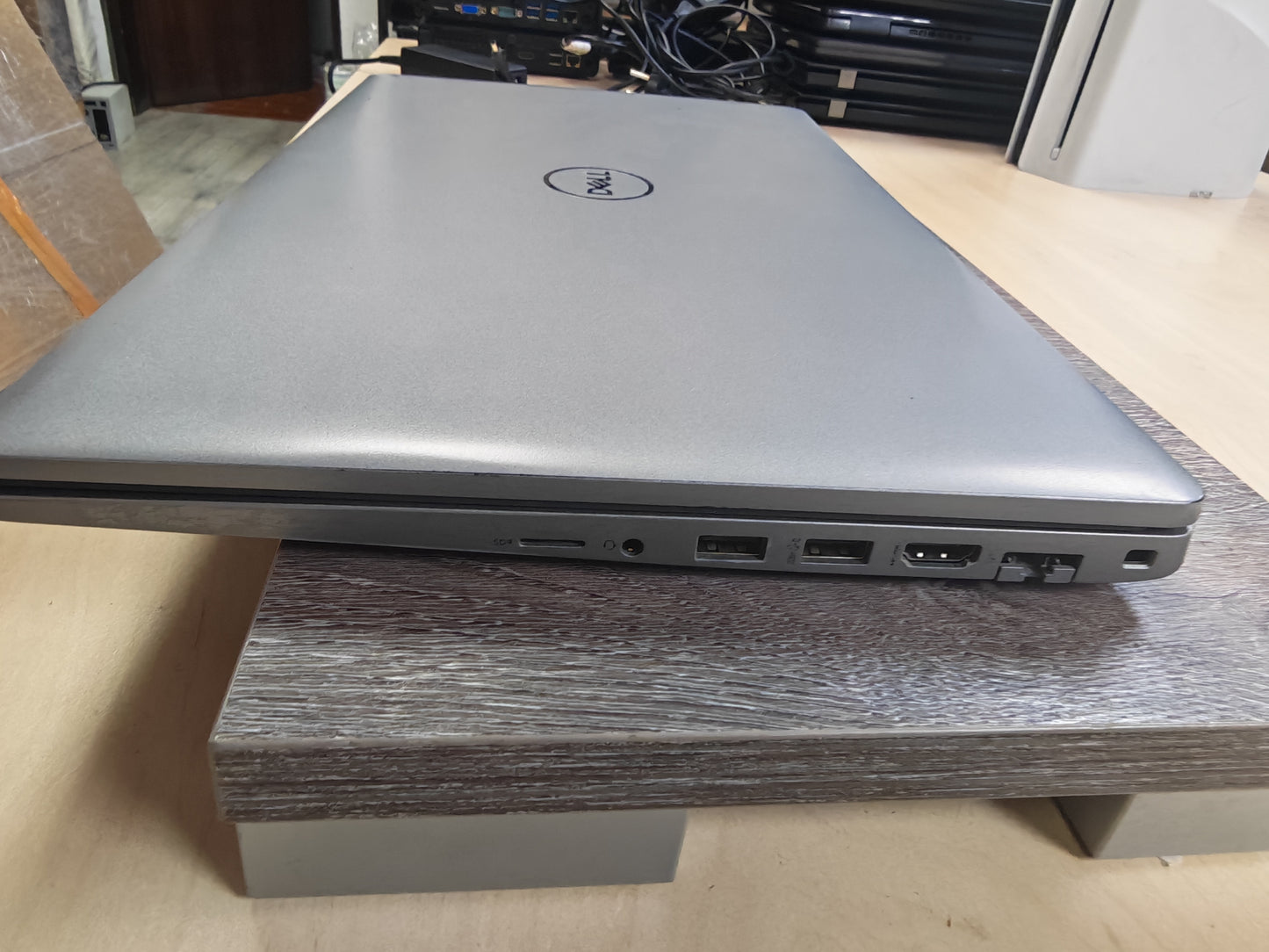 Dell Precision 3570 • i7-1255U • 16GB RAM • 477GB SSD • Win 11 Pro • 12mj Jamstvo