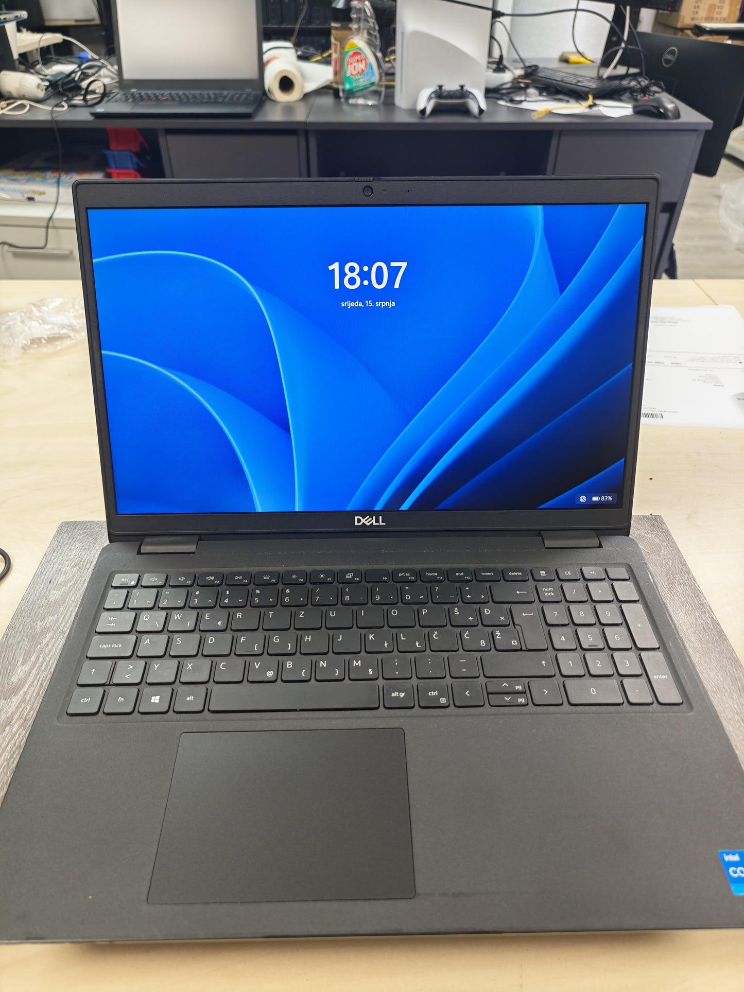 Dell Latitude 3520 • i5-1145G7 • 16GB RAM • 233GB SSD • 15.6" FHD • Win 11 Pro • 12mj Jamstvo