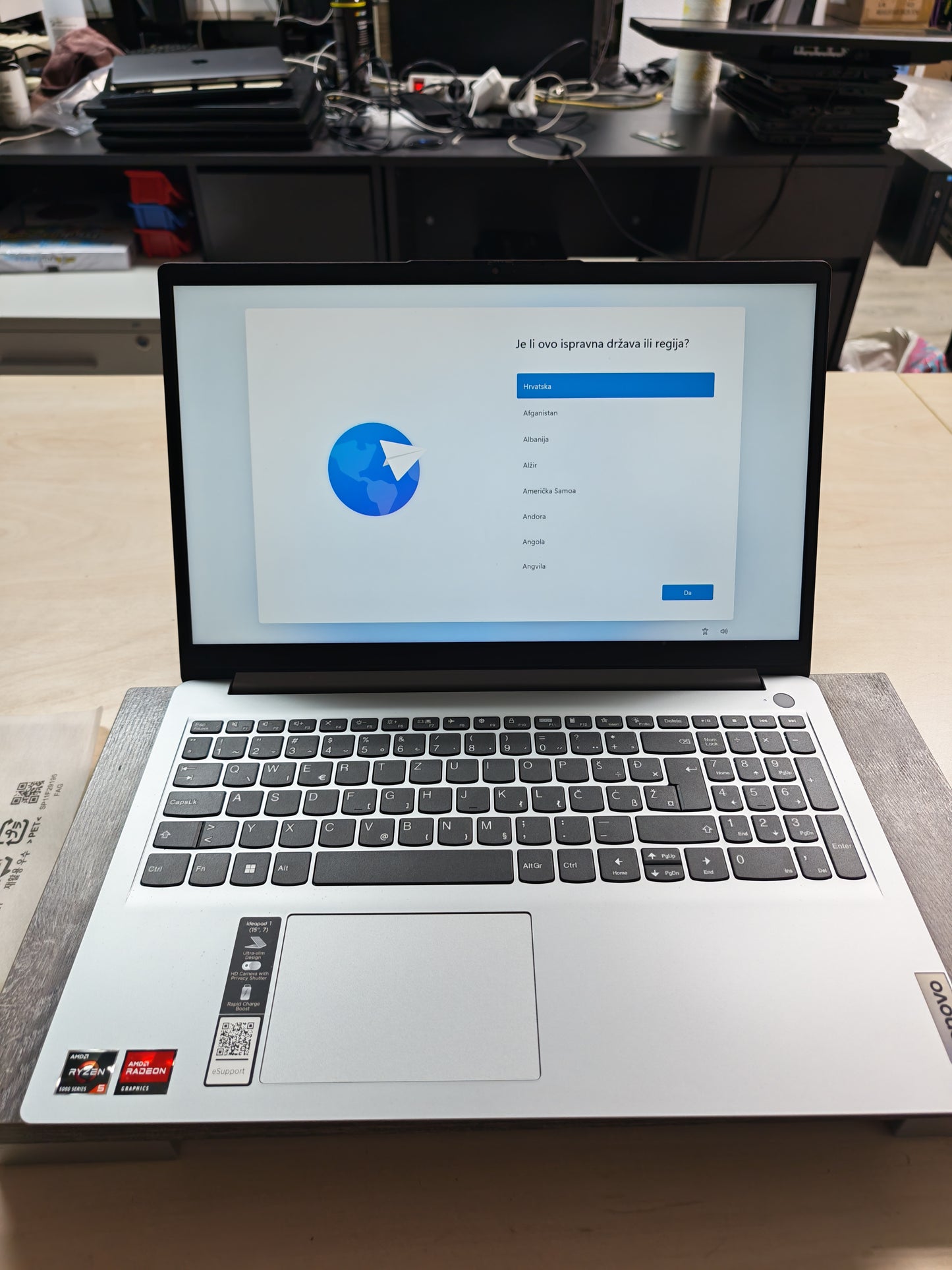 Lenovo IdeaPad 1 15ALC7 • Ryzen 5 5500U • 8GB RAM • 512GB SSD • 15.6" FHD • Win 11 Pro • 12mj Jamstvo