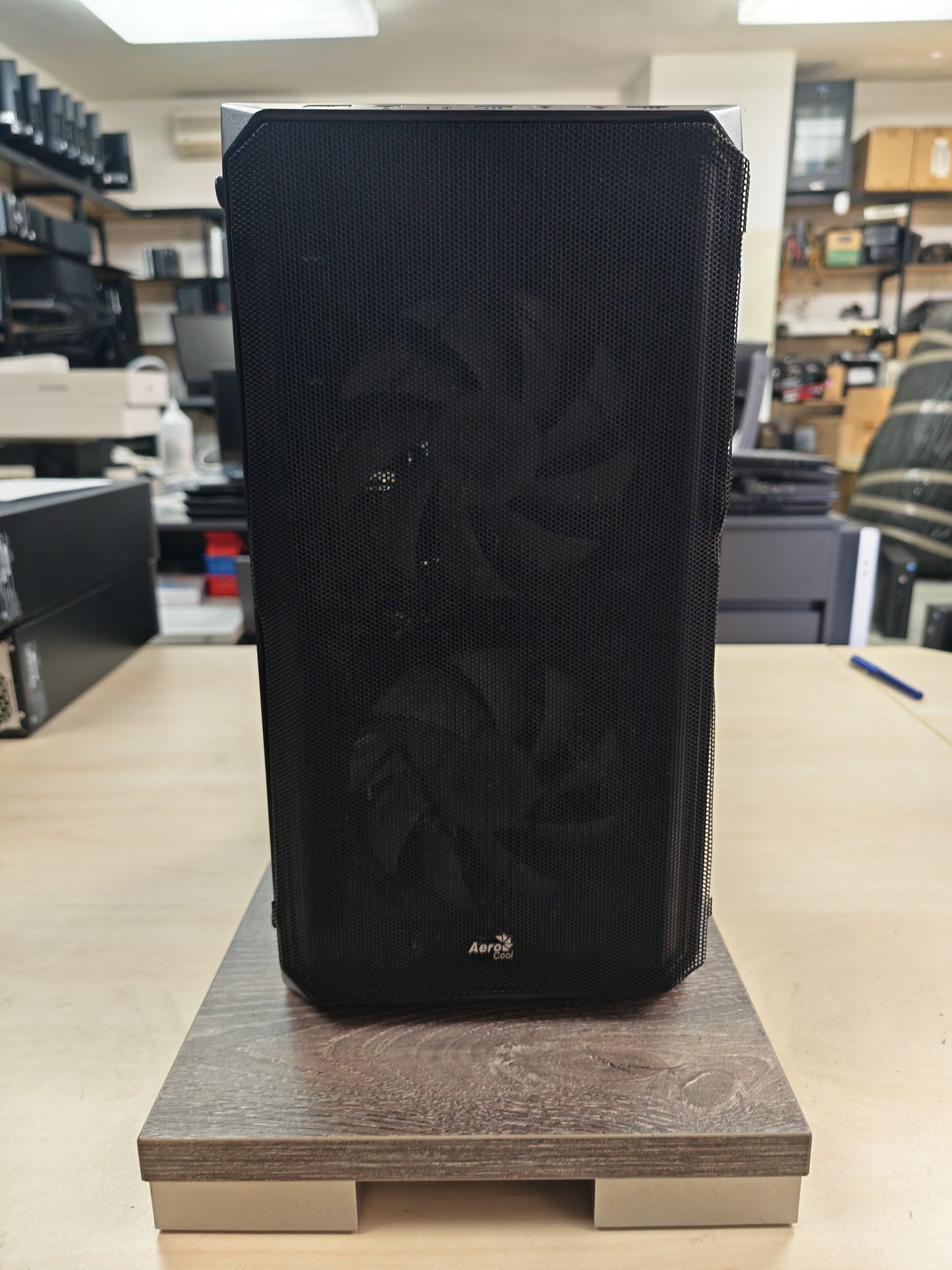 Gaming PC • i5-8400 • RTX 3050 8GB • 16GB RAM • 1TB HDD + 490GB SSD • Win 11 • 12mj Jamstvo