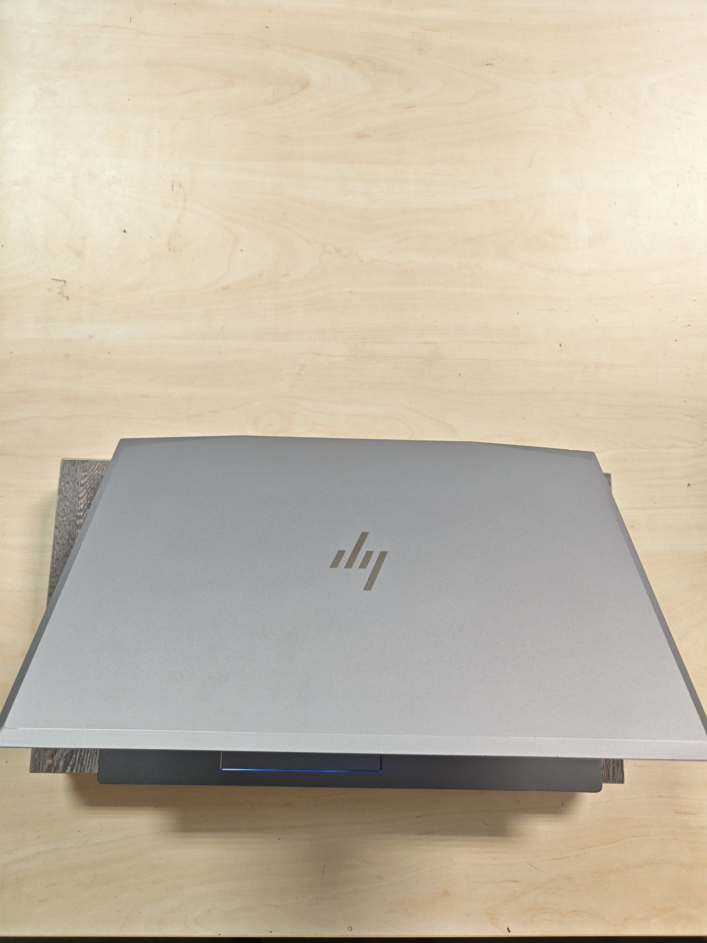 HP ZBook 15v G5 • i5-8300H • Quadro P600 4GB • 16GB RAM • 256GB SSD • Win 11 • 12mj Jamstvo