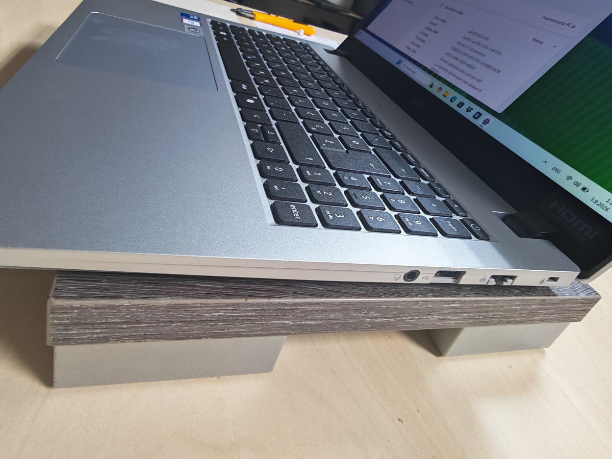 Acer TravelMate P215-55-TCO • Intel Core 5 120U • 16GB RAM • 512GB SSD • Win 11 • 12mj Jamstvo